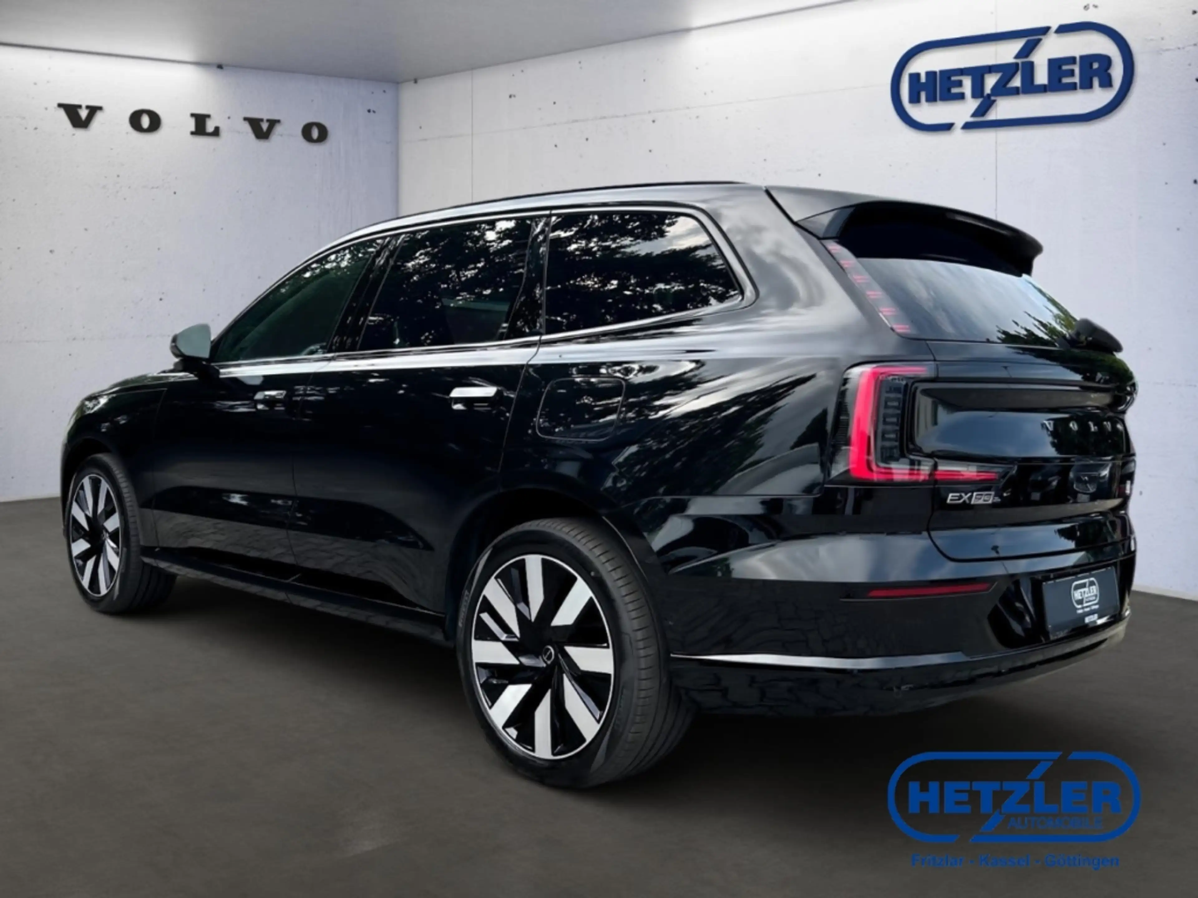 Volvo EX90 Plus Executive AWD 7-Sitzer HUD StandHZG AHK-el. — photo 4