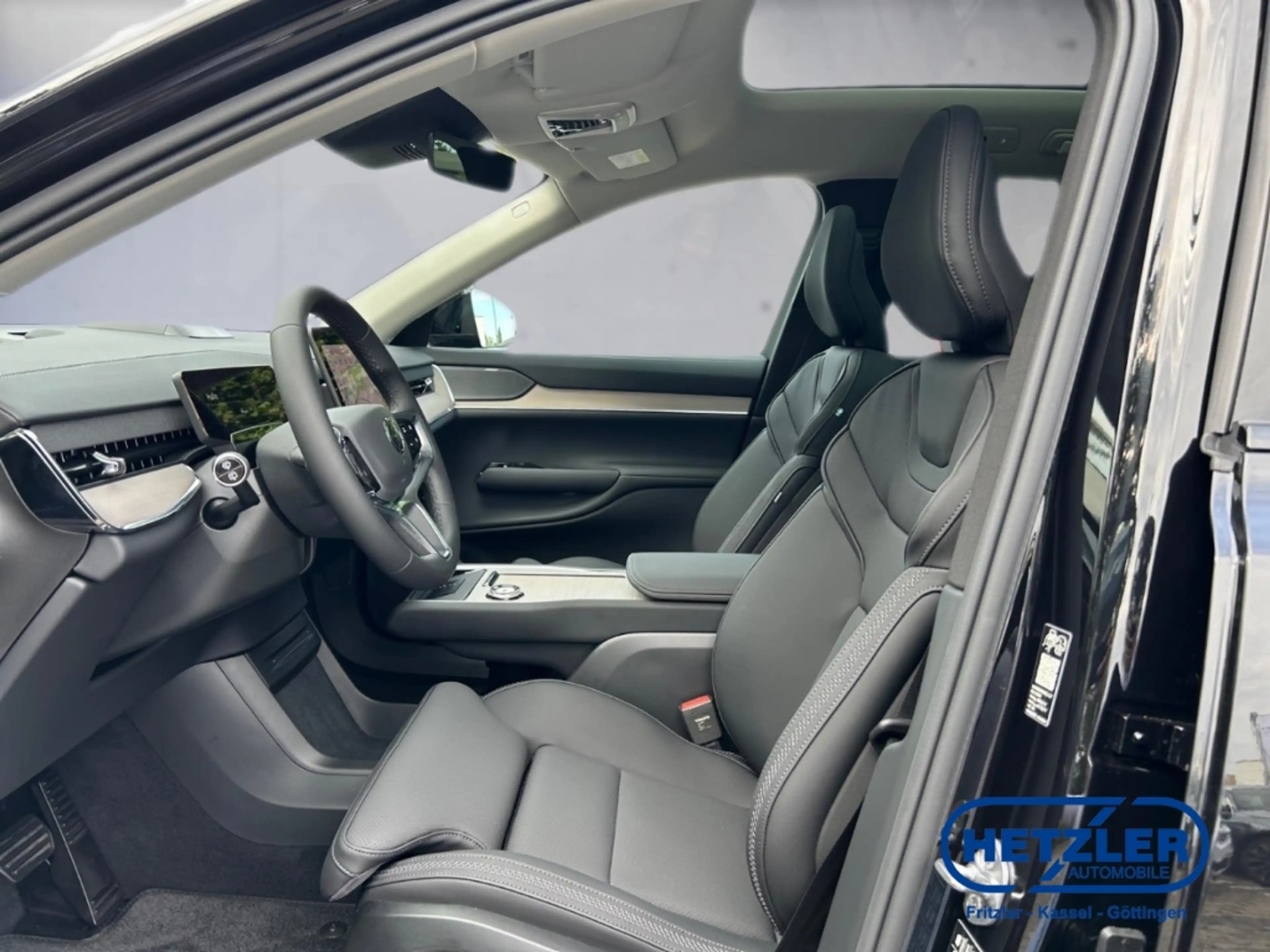 Volvo EX90 Plus Executive AWD 7-Sitzer HUD StandHZG AHK-el. — photo 7