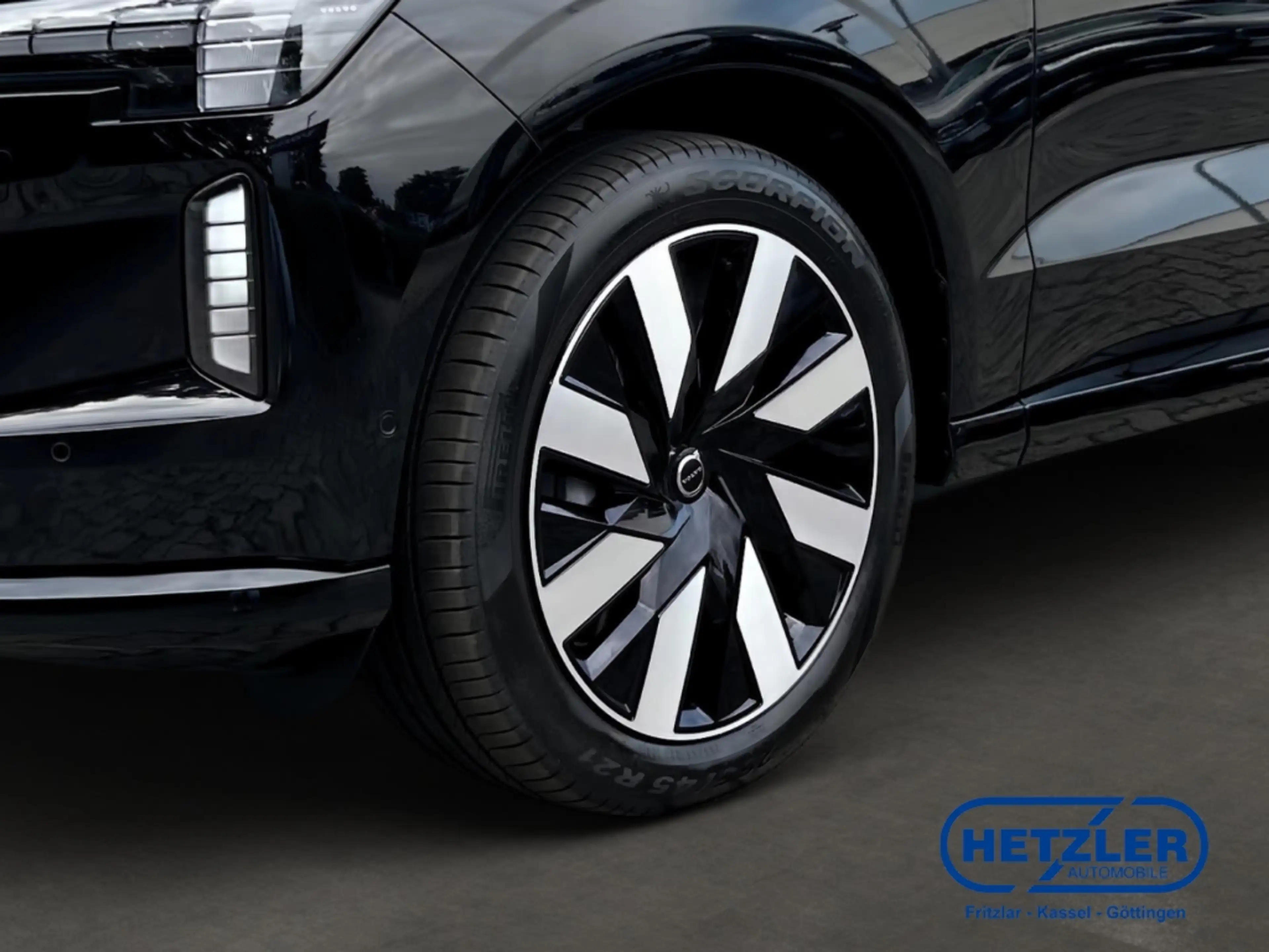 Volvo EX90 Plus Executive AWD 7-Sitzer HUD StandHZG AHK-el. — photo 6