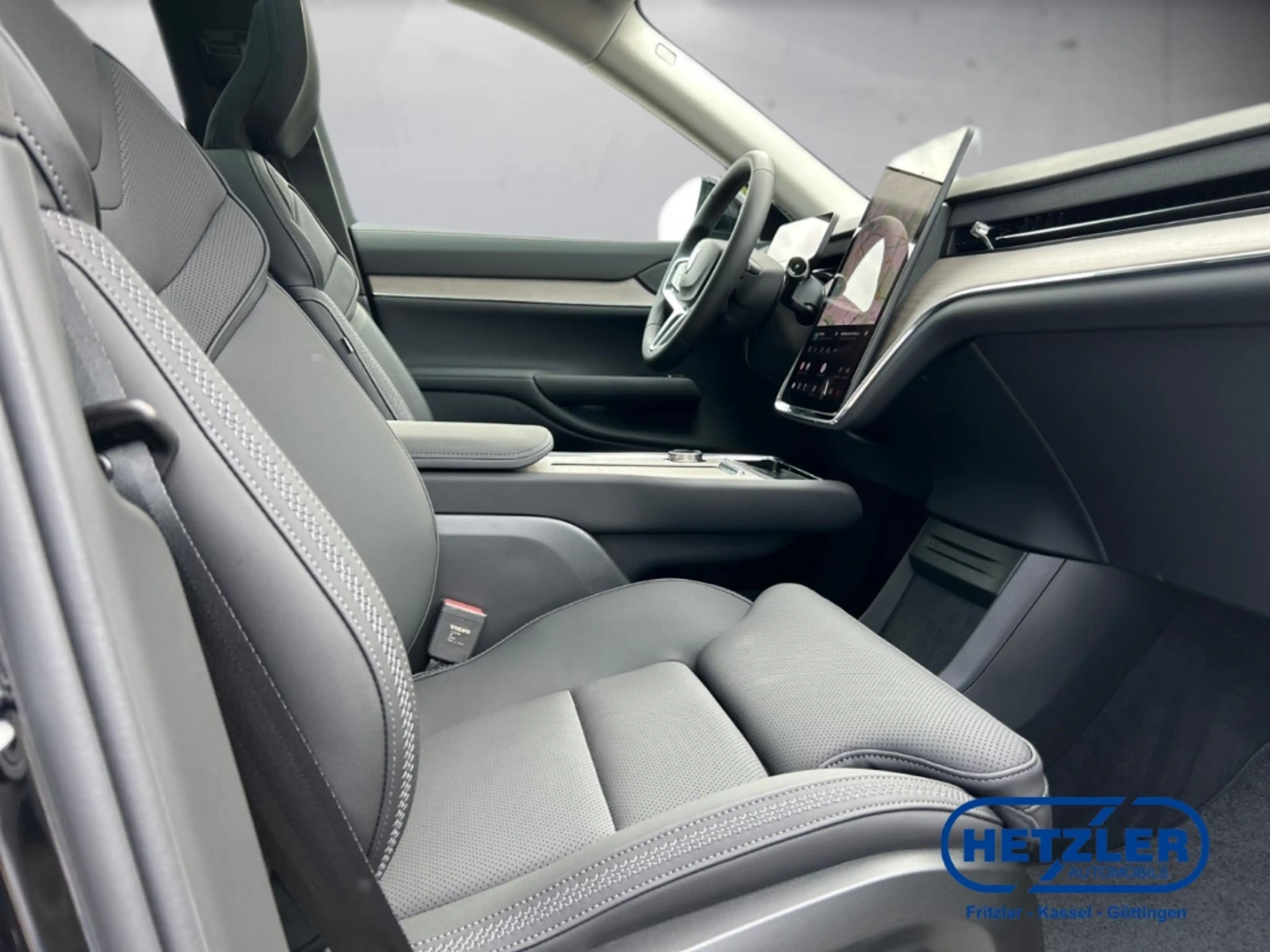 Volvo EX90 Plus Executive AWD 7-Sitzer HUD StandHZG AHK-el. — photo 14