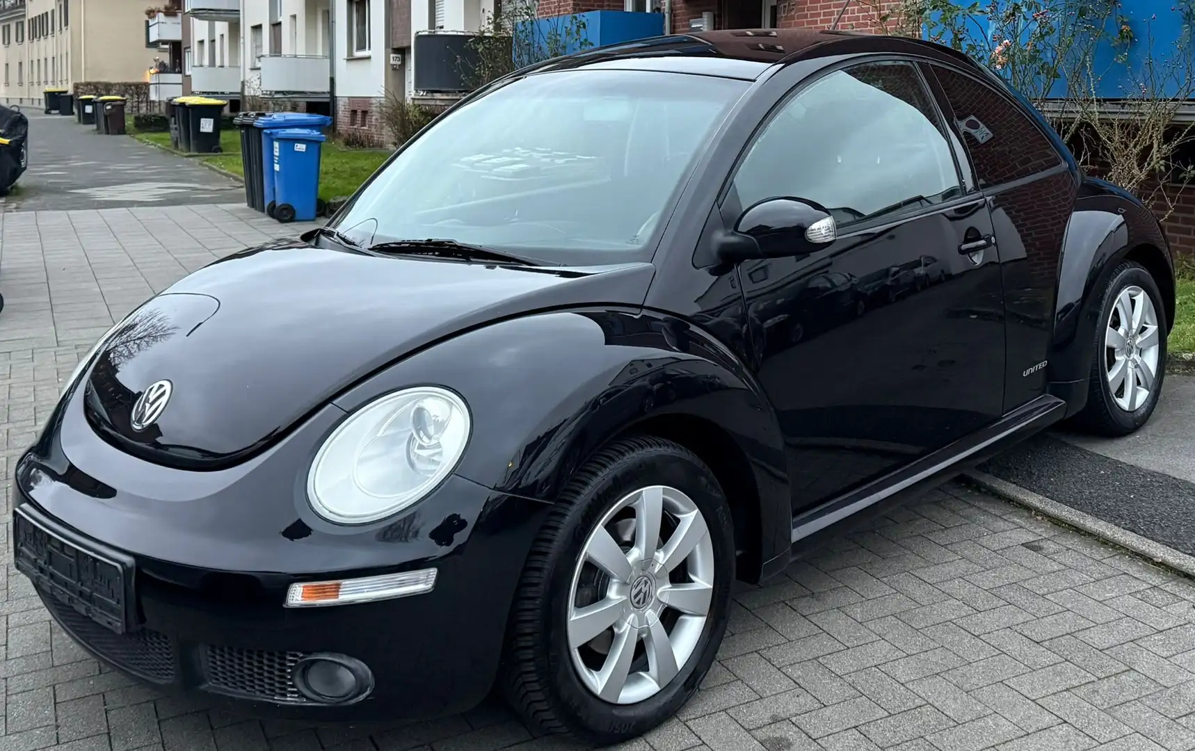 Volkswagen New Beetle 1.6 United *KLIMA/SHZ/ALU* Schwarz - 1