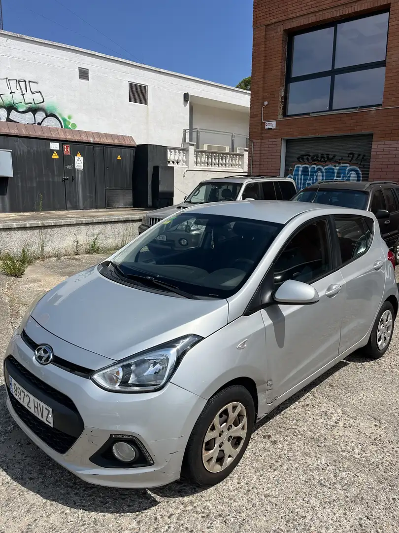 Hyundai i10 Gris - 1