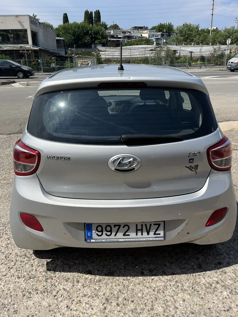 Hyundai i10 Gris - 2
