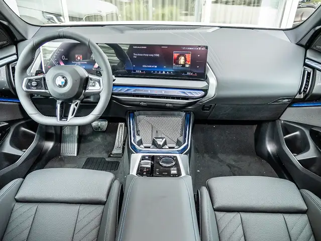 BMW X3 view 5
