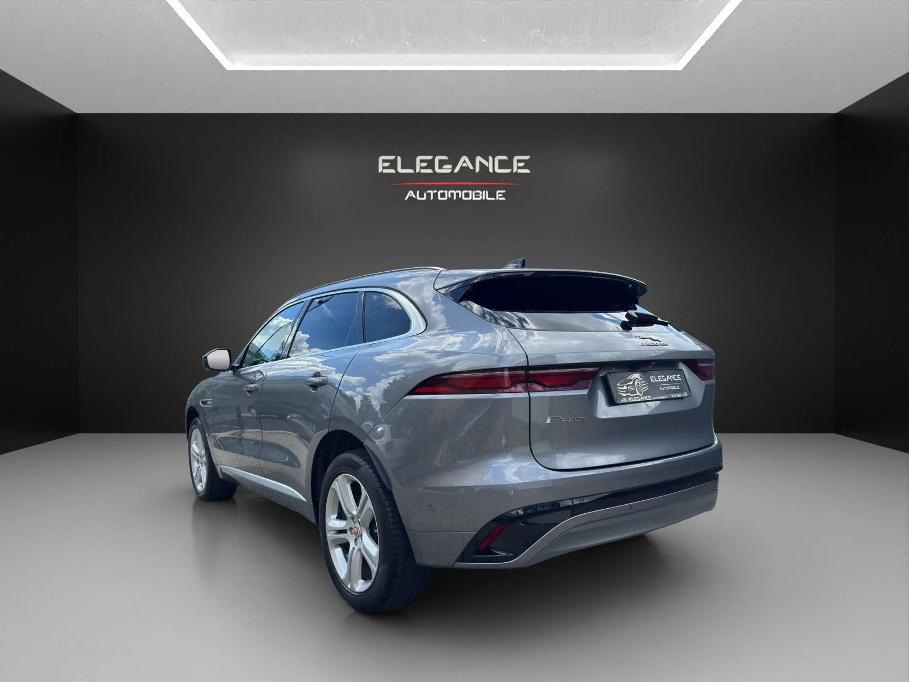 Jaguar F-Pace F-PACE R-Dynamic SE AWD*Panorama*AHK*ACC — photo 3