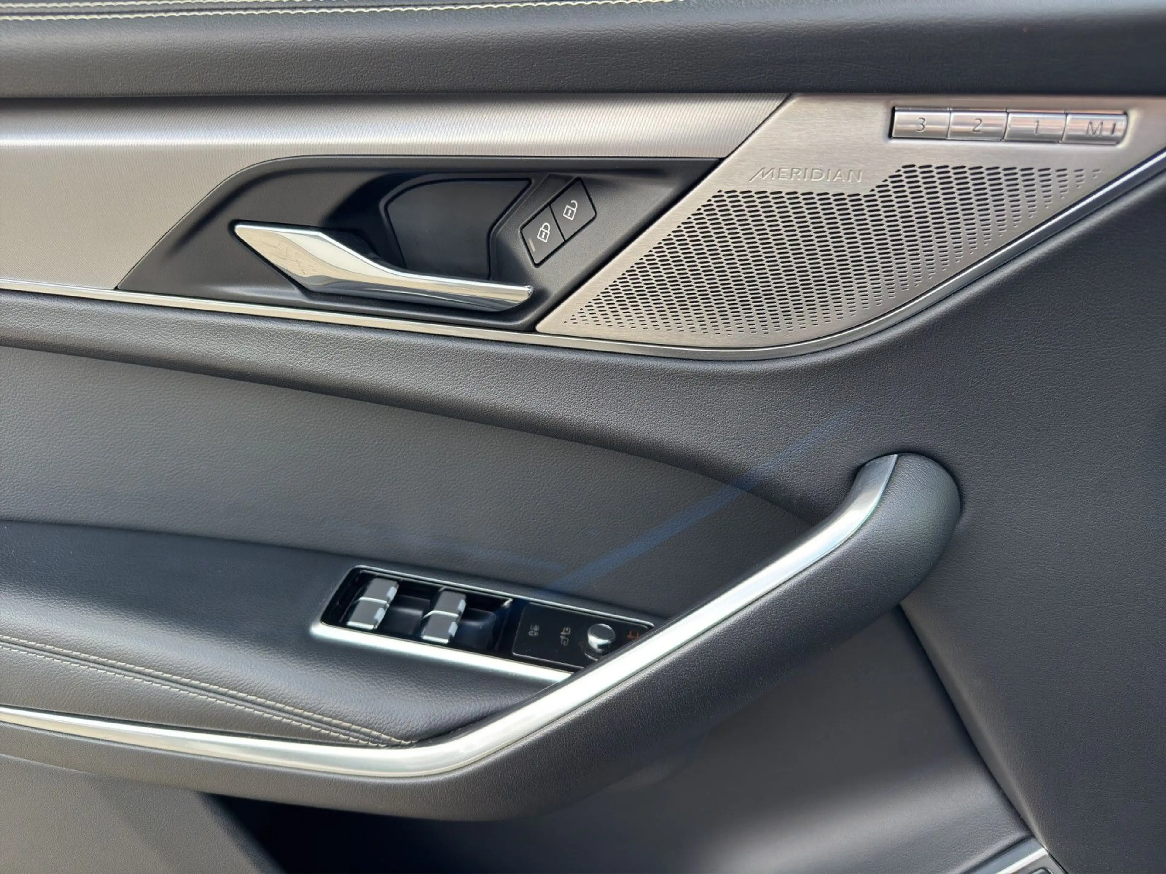 Jaguar F-Pace F-PACE R-Dynamic SE AWD*Panorama*AHK*ACC — photo 13