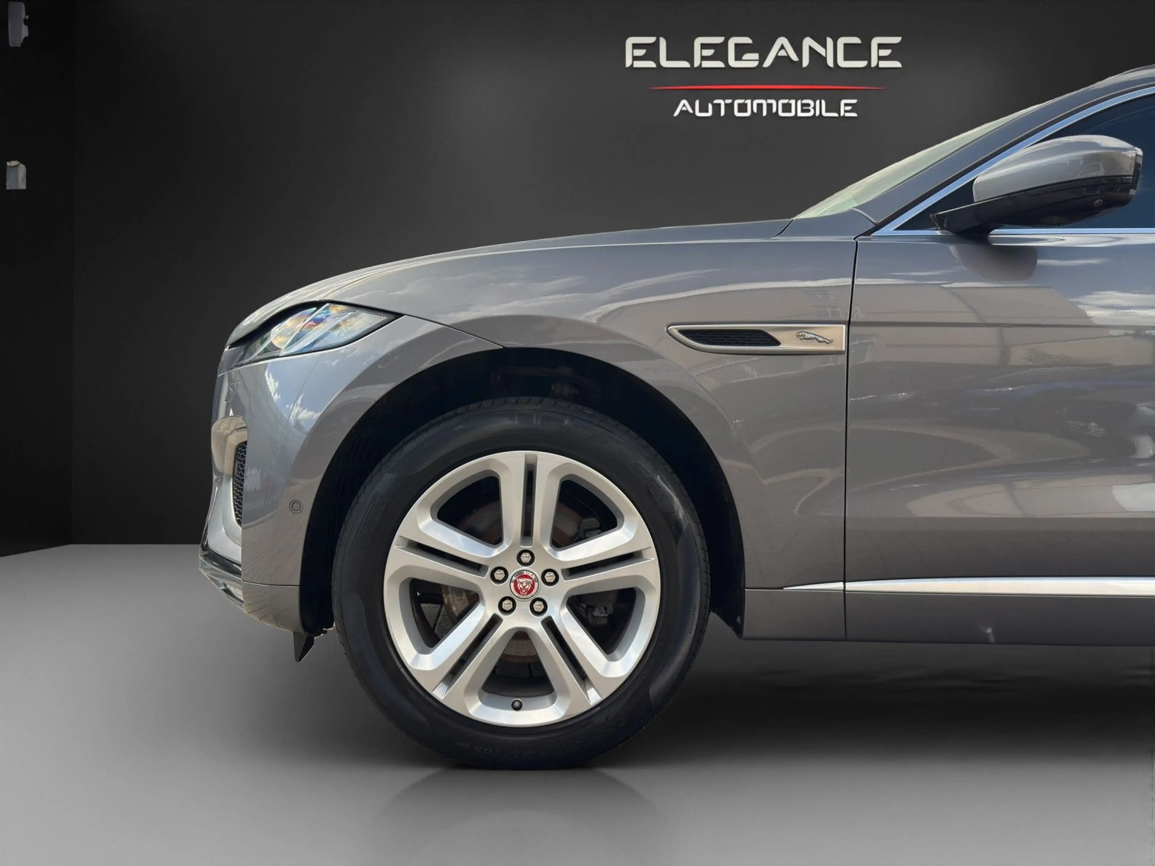 Jaguar F-Pace F-PACE R-Dynamic SE AWD*Panorama*AHK*ACC — photo 9