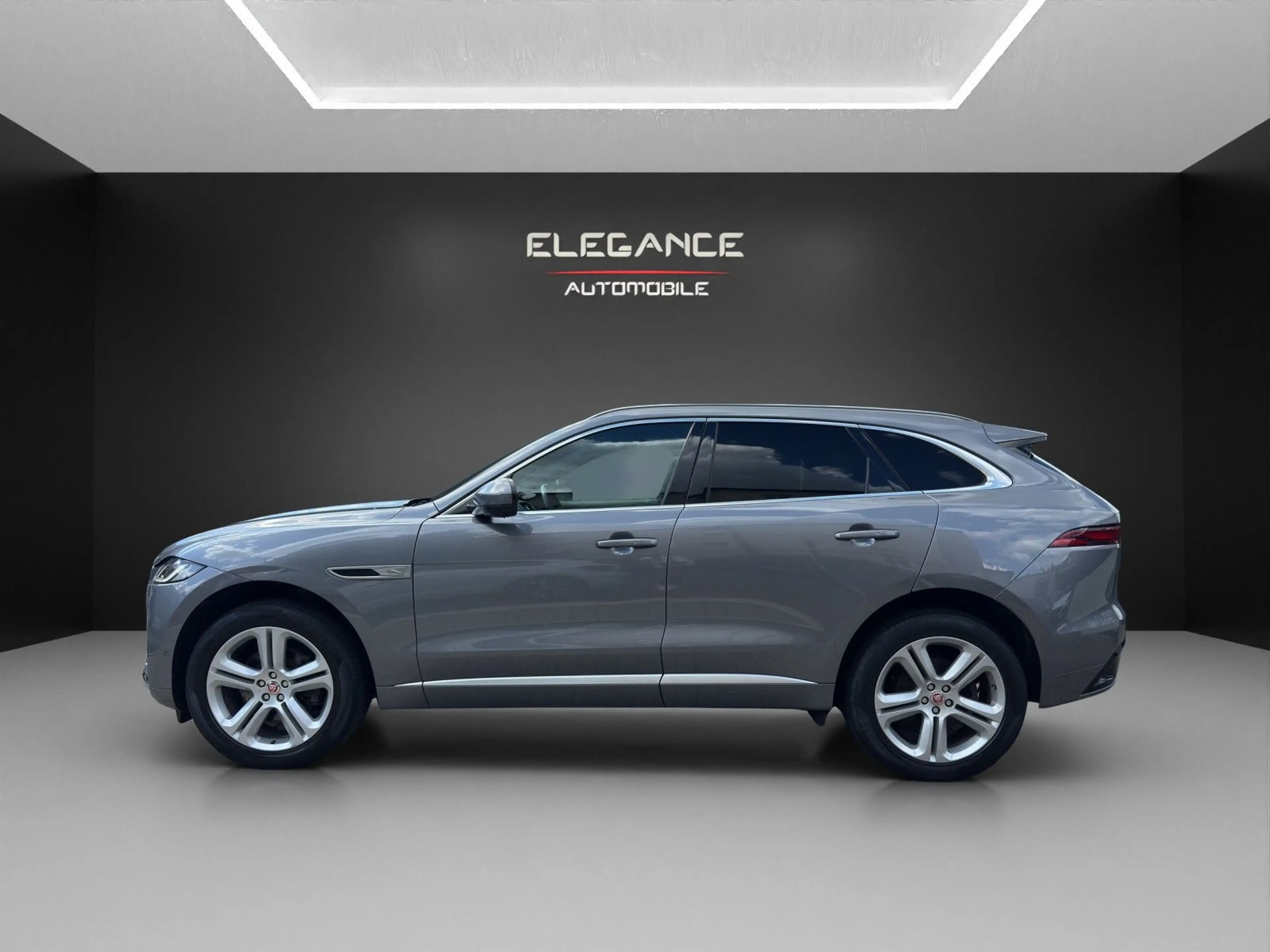 Jaguar F-Pace F-PACE R-Dynamic SE AWD*Panorama*AHK*ACC — photo 2