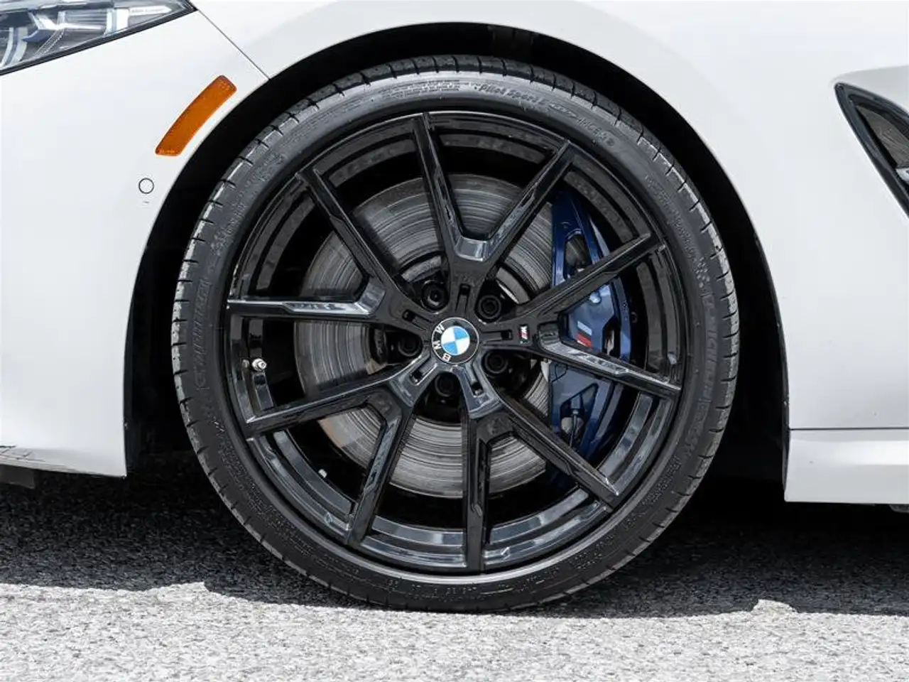 BMW 8 Series photo BMW 8 Series