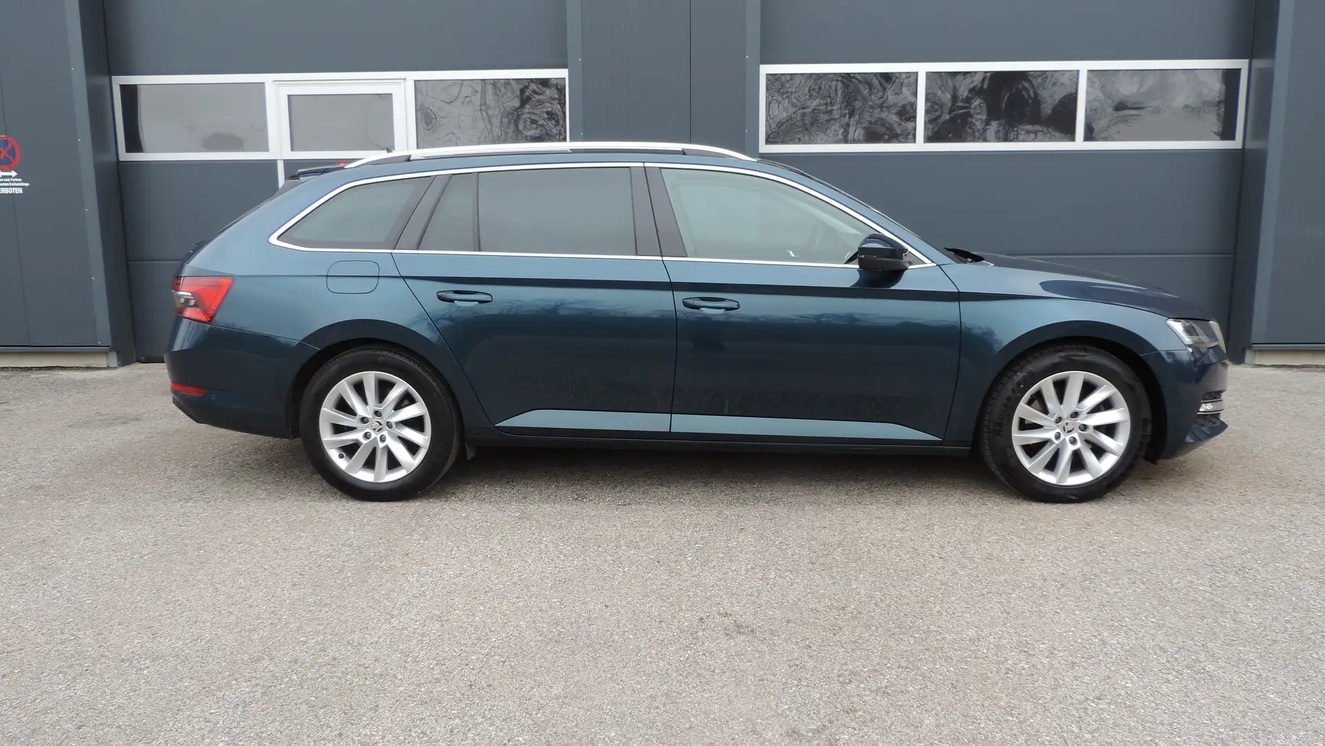 Skoda Superb (VERKAUFT)Kombi 2,0 TDI Style DSG / 1. Besitz / Blau - 1