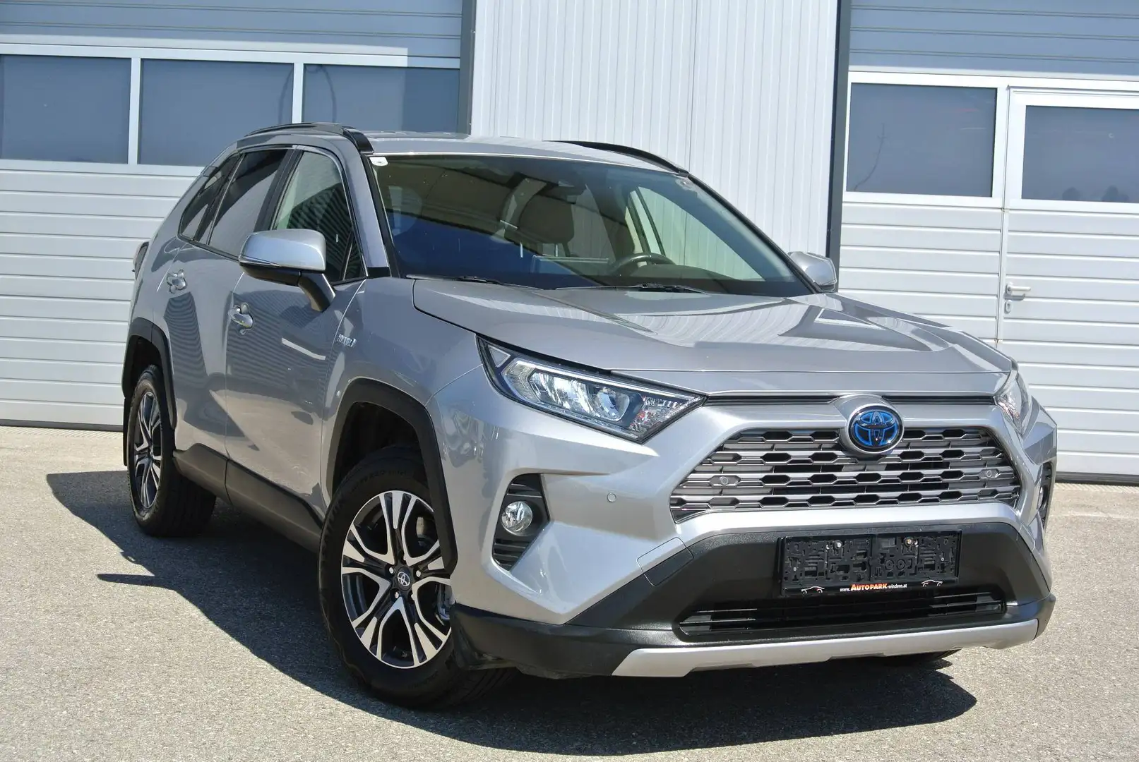 Toyota RAV 4 2.5 VVT-i HEV Hybrid CVT 4WD * AHK * NAVI * KAMERA Silber - 1