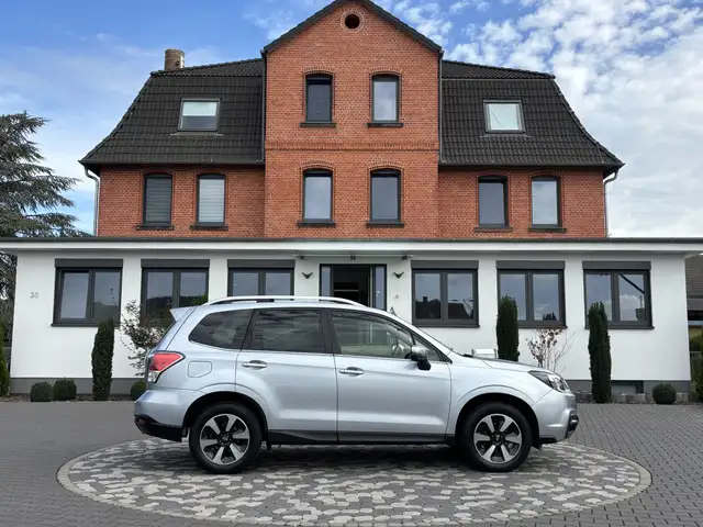 Subaru Forester Platinum LED ACC NAV PANO MEM 4xSHZ AHK
