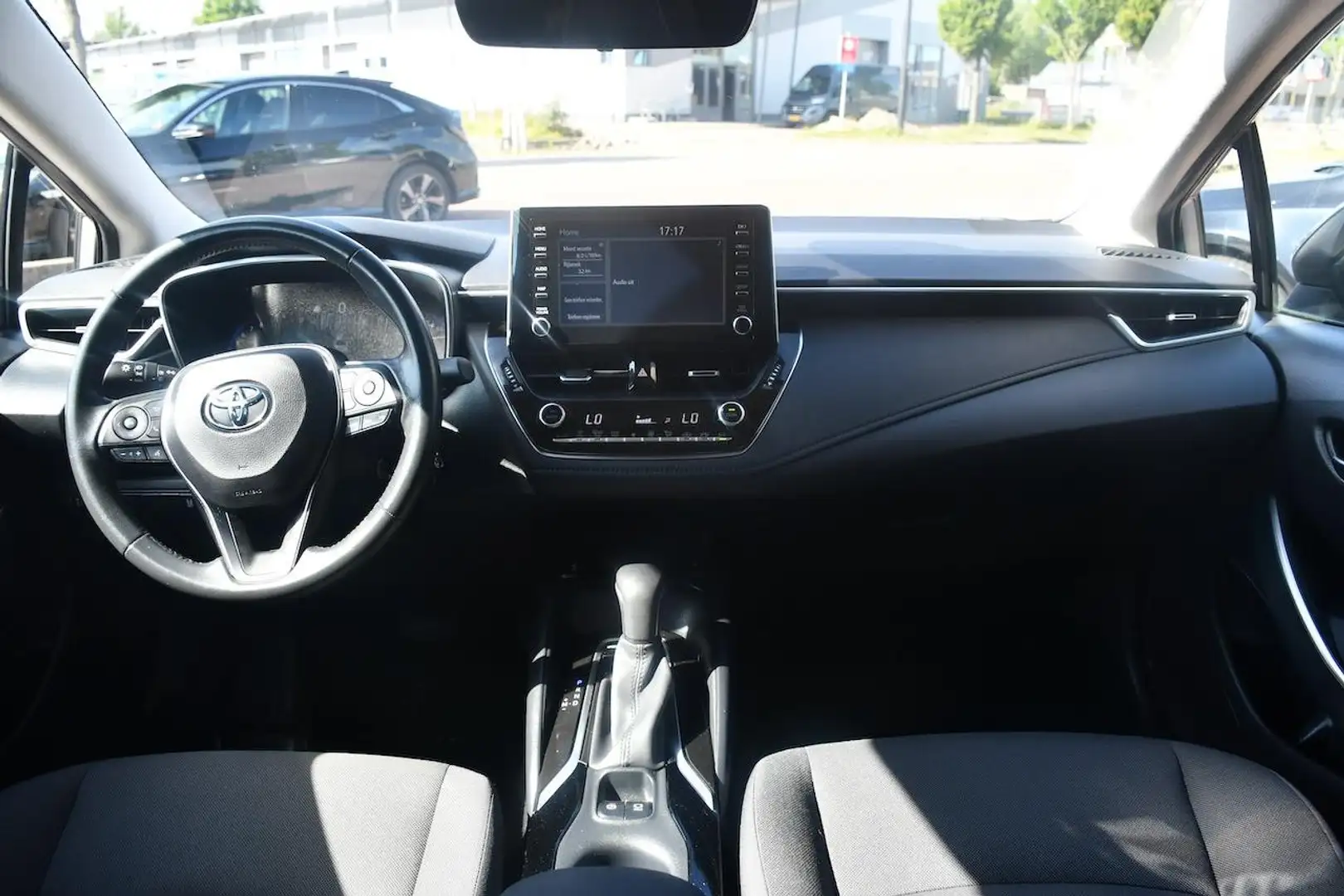 Toyota Corolla 1.6 AUT|ACC|Carplay|Camera|Stoelvw|DealerOH! Grijs - 2