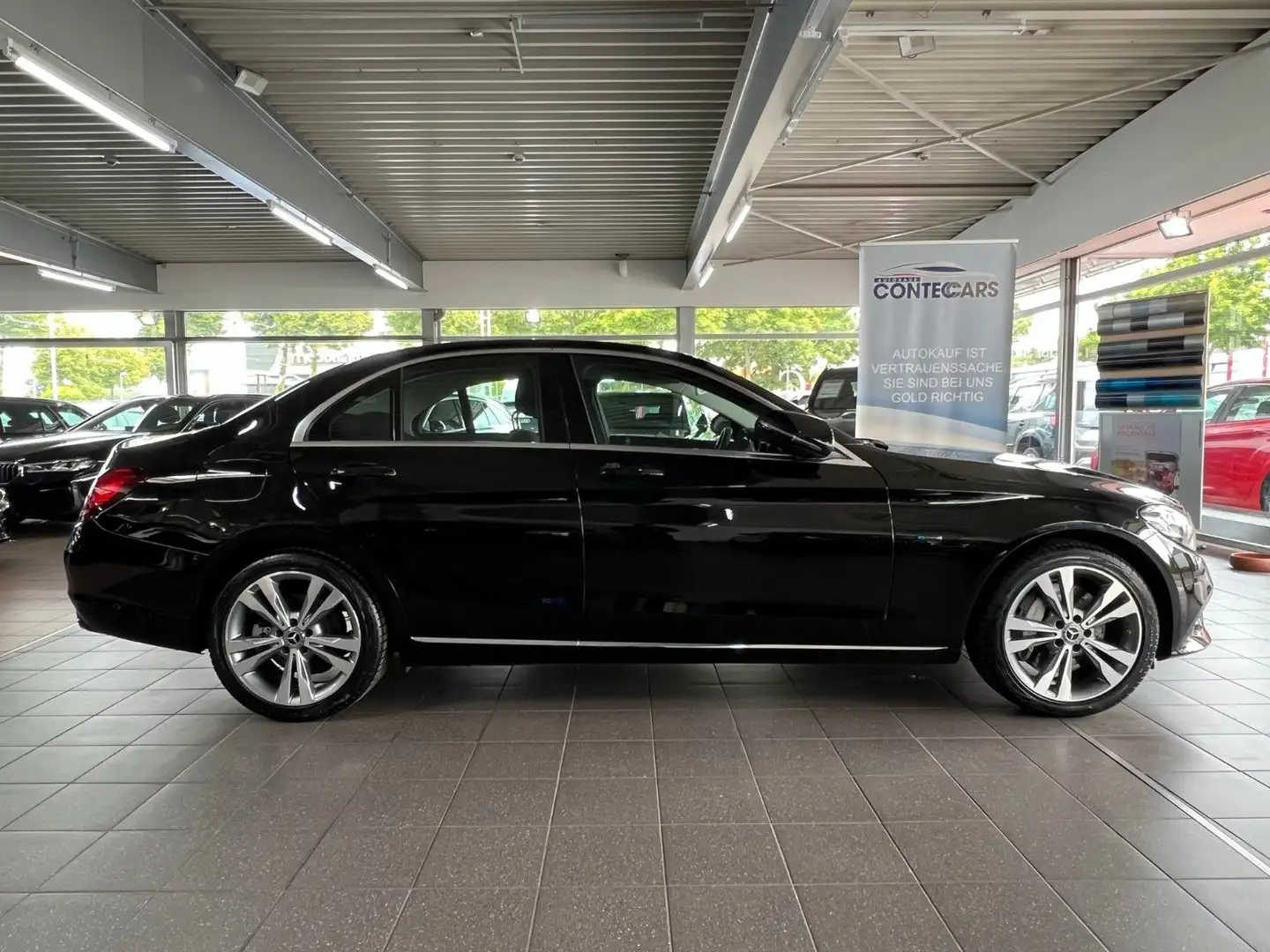 Mercedes-Benz C 300 de Lim Avantgarde Distronix+Park+LED+AHK Schwarz - 1