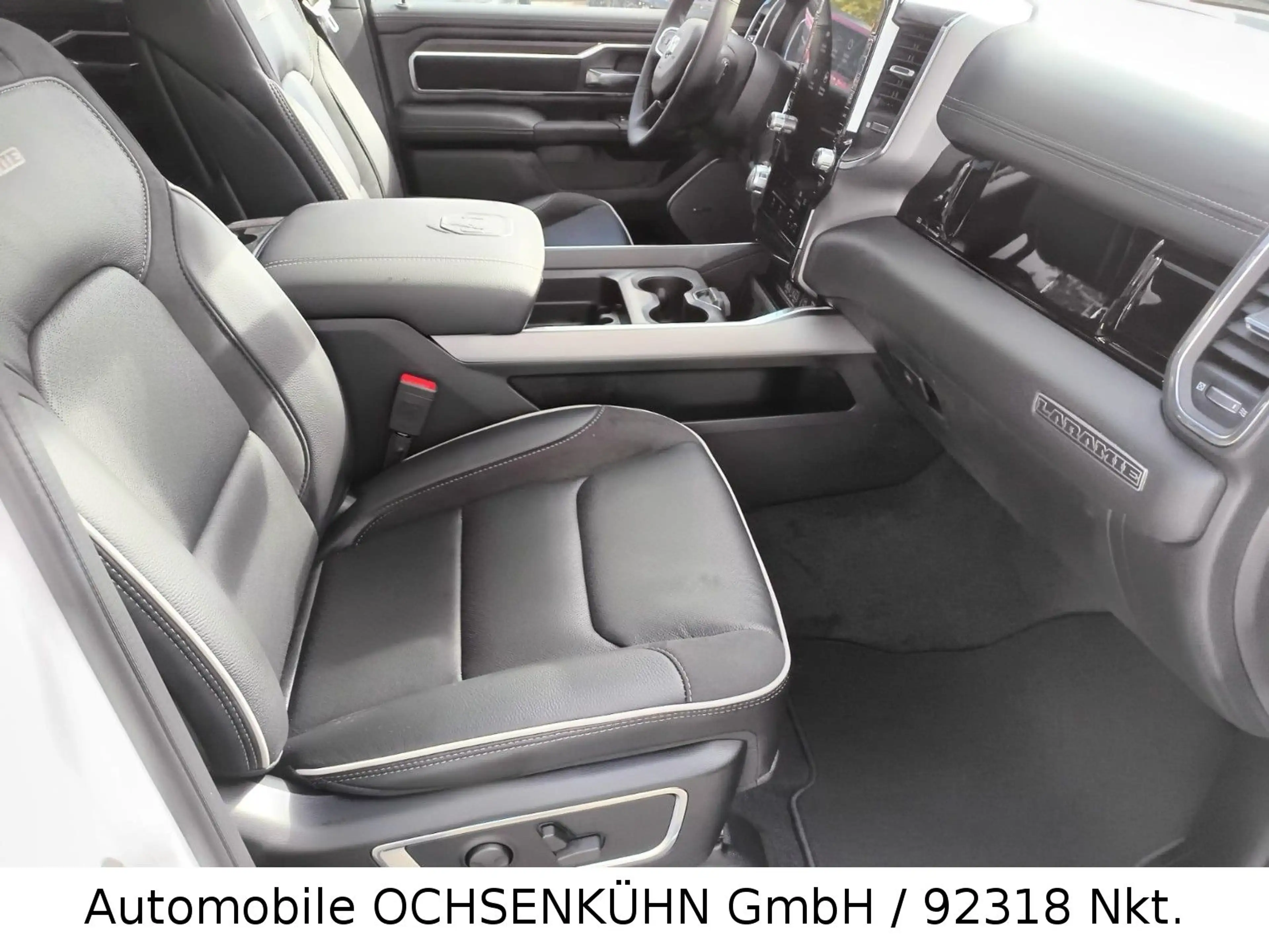 Dodge RAM 1500 V8 Laramie 4x4 Night / Head-Up, Luftf. — photo 12