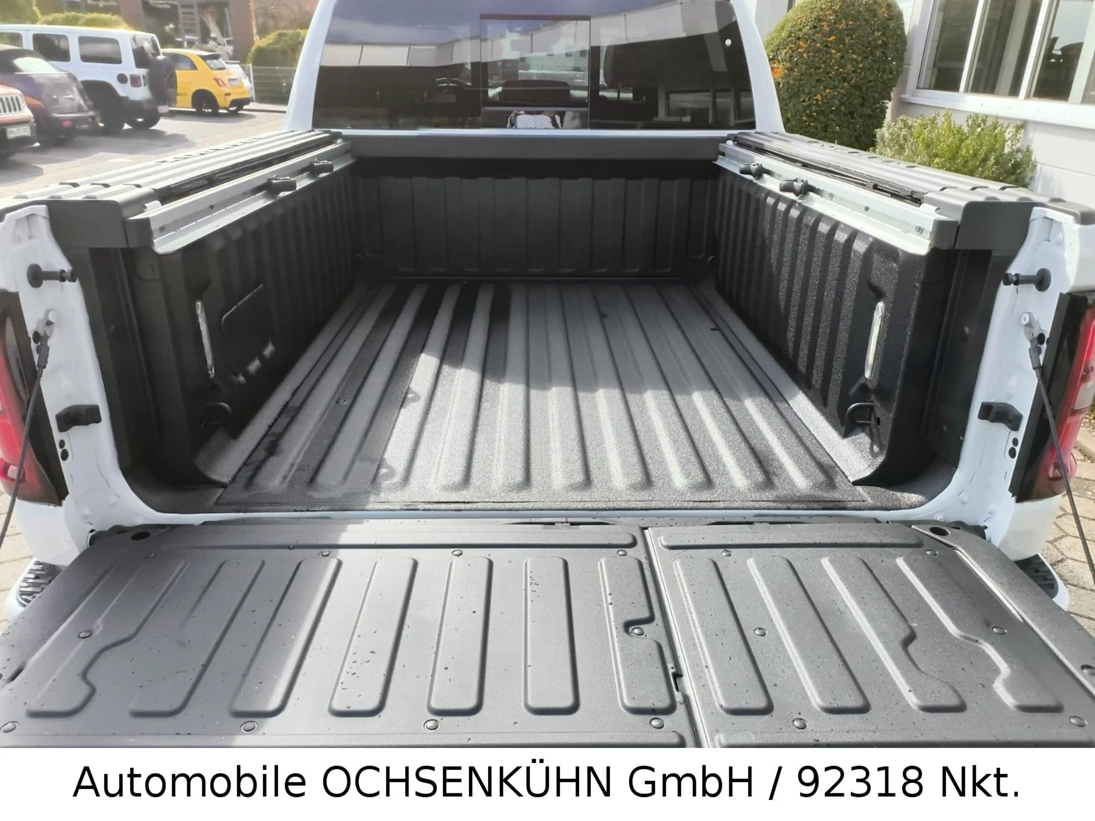 Dodge RAM 1500 V8 Laramie 4x4 Night / Head-Up, Luftf. — photo 15