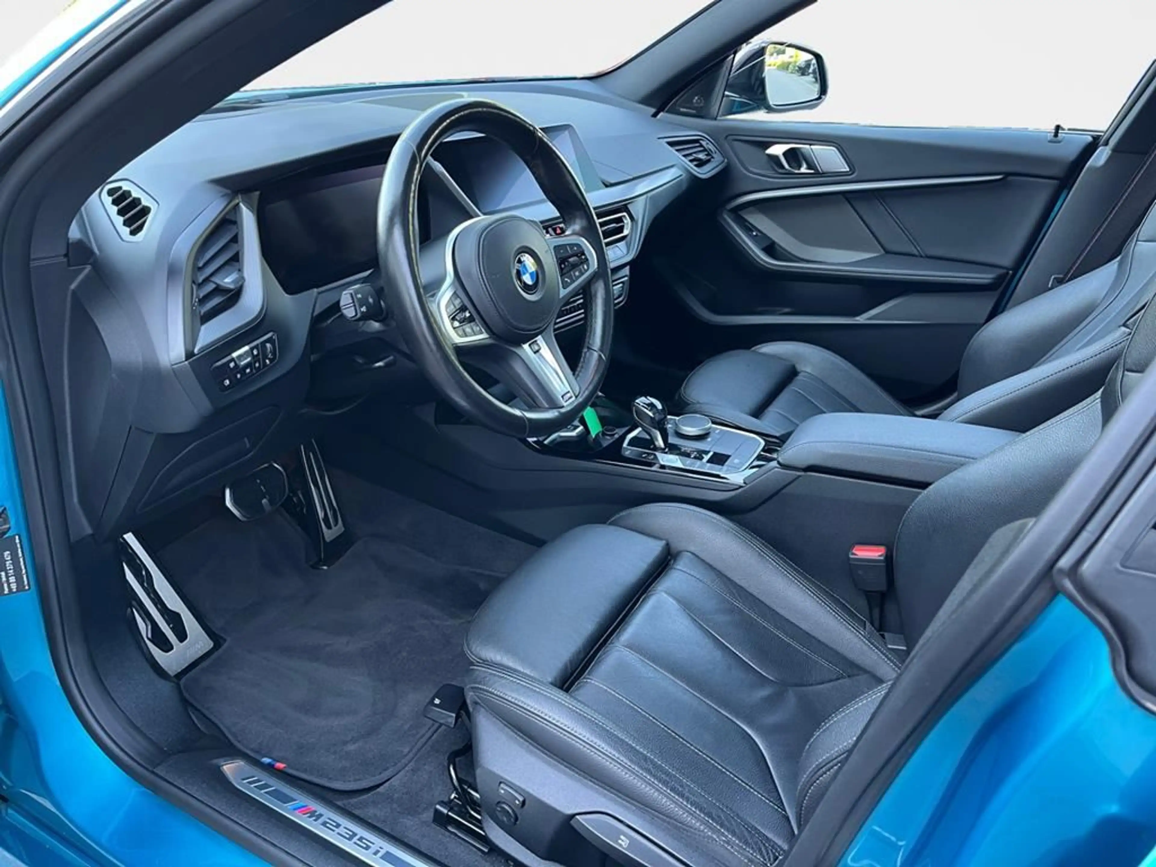 BMW M2 M Sport — photo 10
