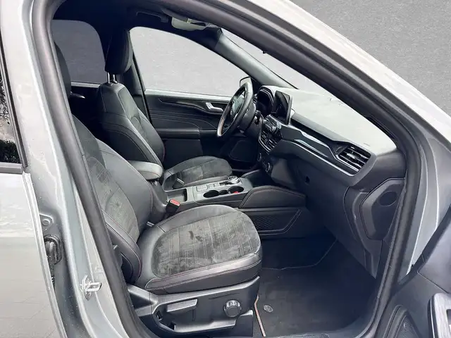 Ford Kuga view 3