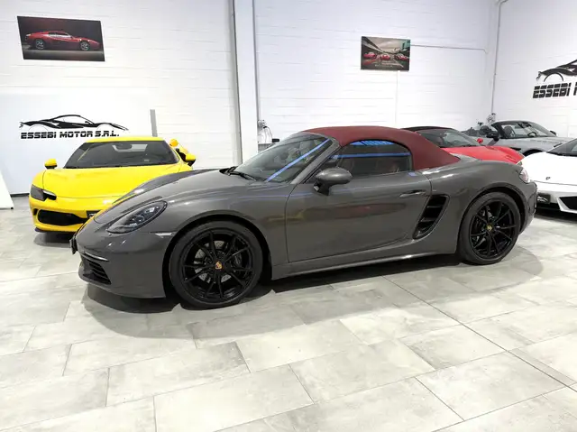Porsche 718 2.0 T. CV300 PDK KM 24.000