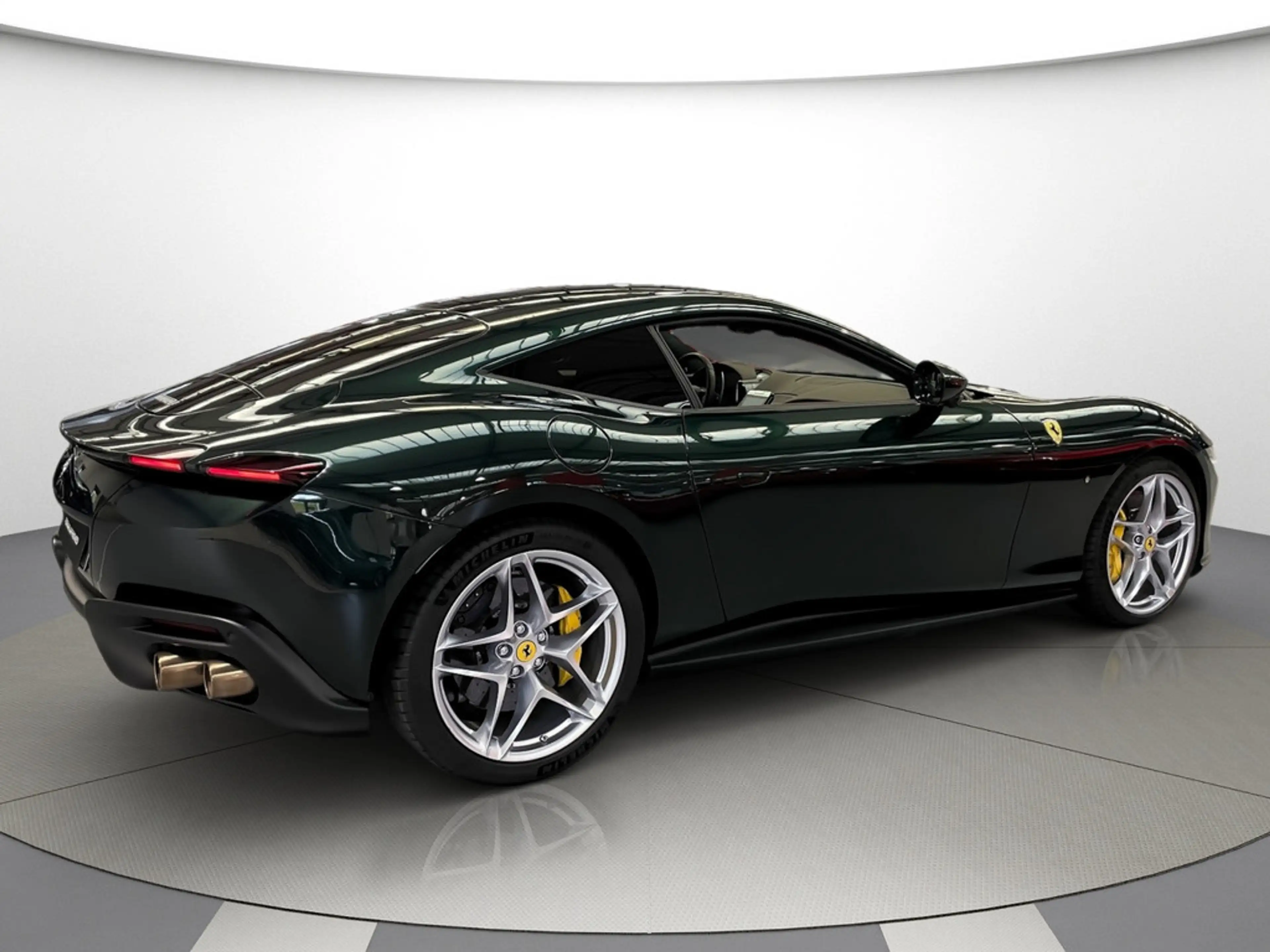 Ferrari Roma verde zeltweg — photo 2