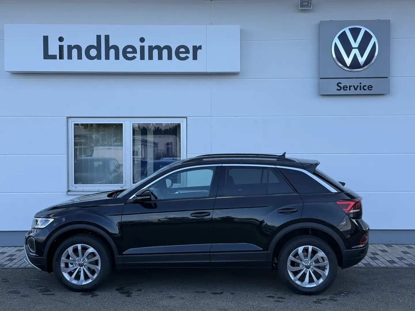 Volkswagen T-Roc Life Plus DSG/ACC/AHK/Klimatr./Kamera/LED/Sitzh. Schwarz - 1