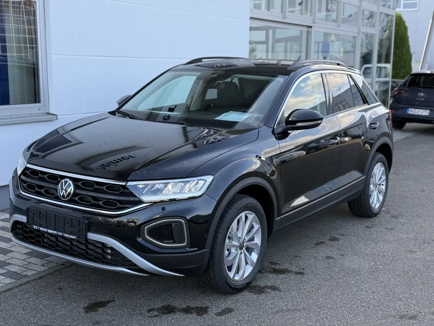 Volkswagen T-Roc Life Plus DSG/ACC/AHK/Klimatr./Kamera/LED/Sitzh. Schwarz - 2