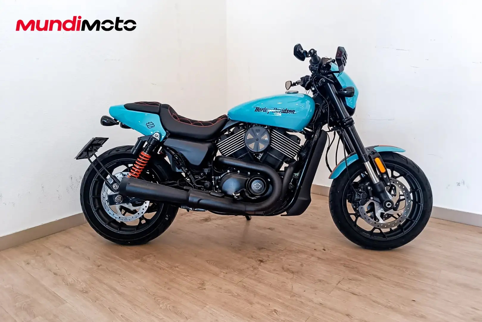 Harley-Davidson Street Rod - 1