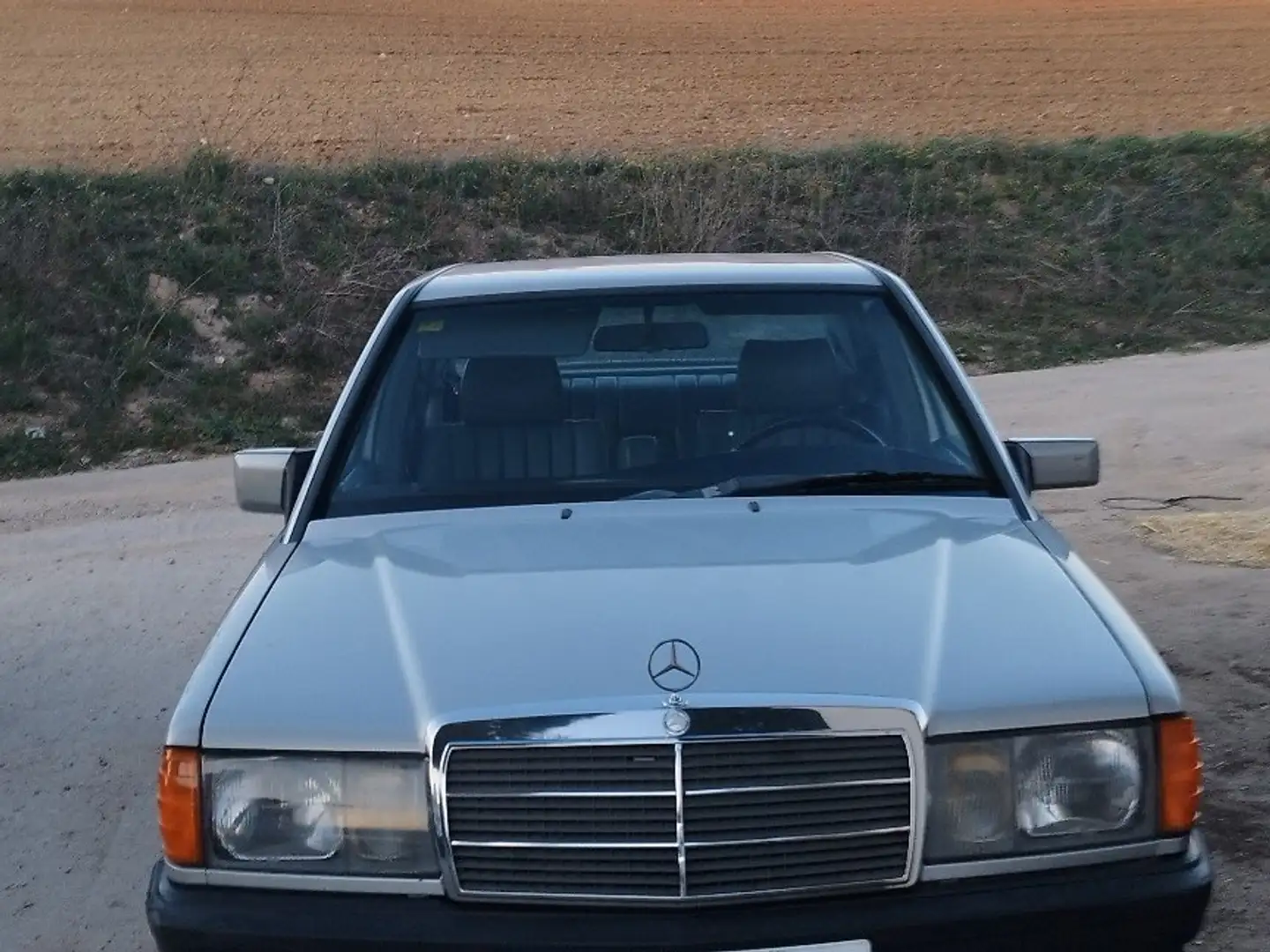Mercedes-Benz 190 190E 2.0 Plateado - 1