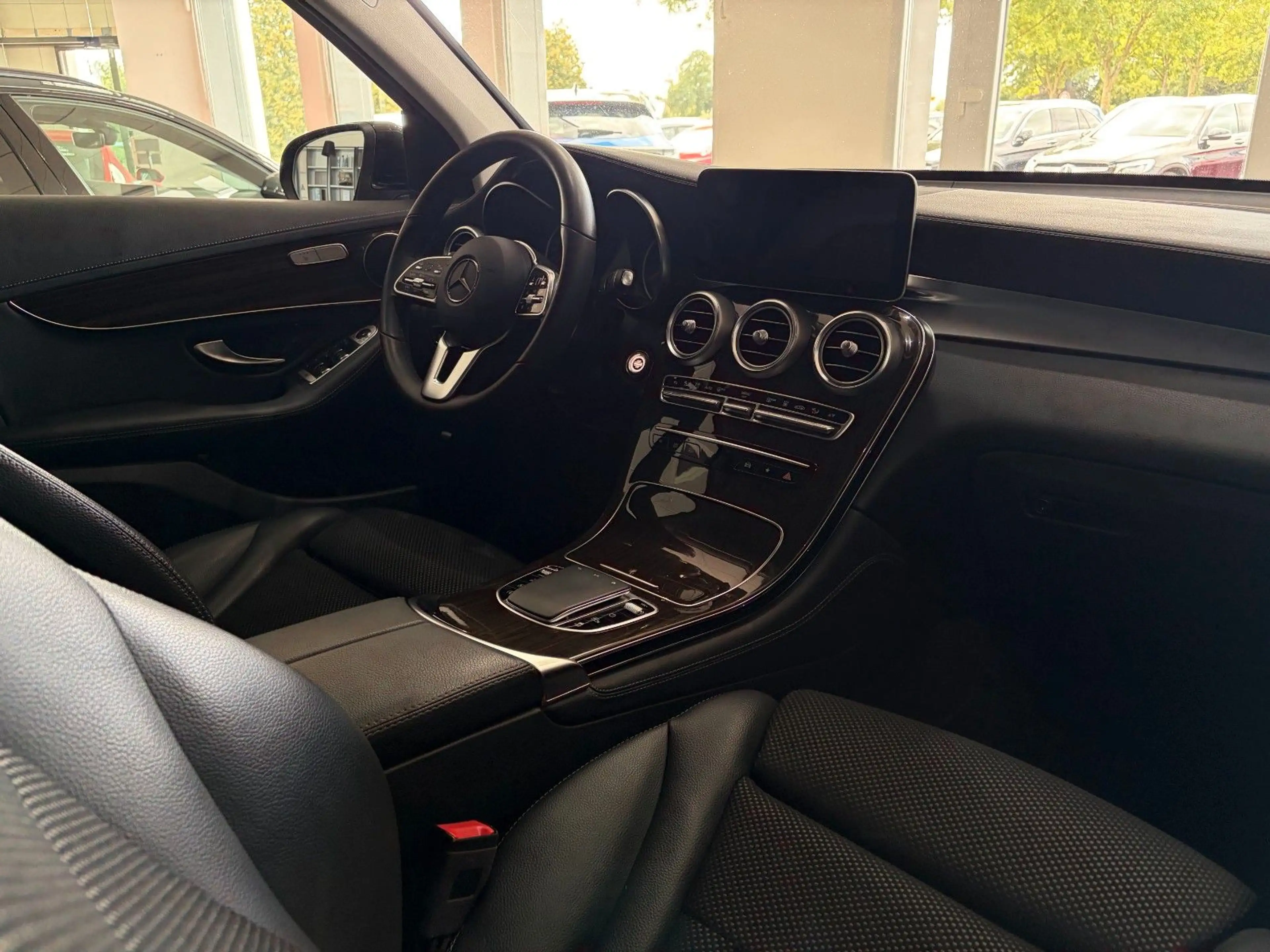 Mercedes-Benz GLC 300 GLC300d*4Matic*AHK*Distronic*LED*MBUX*360* — photo 22