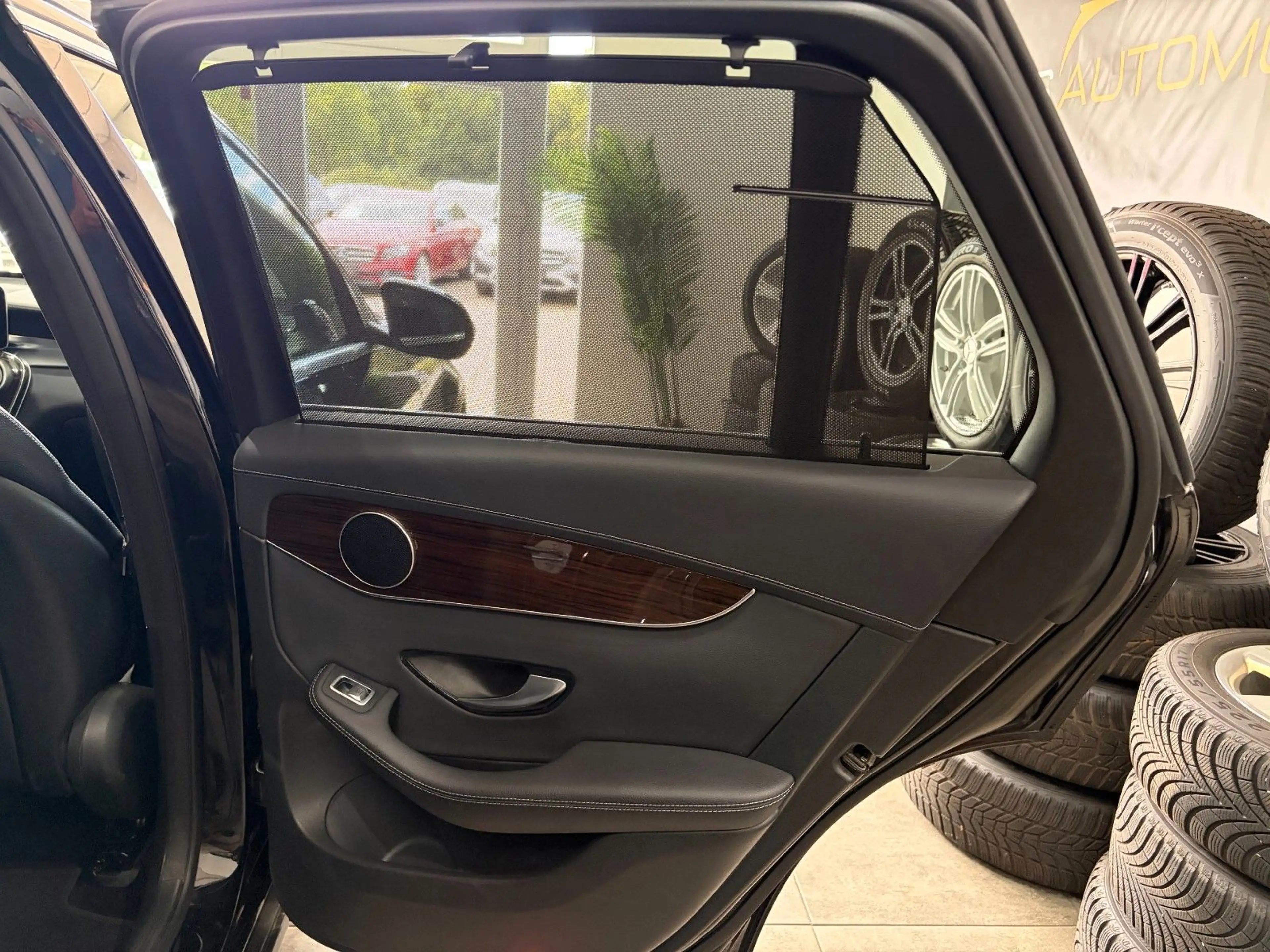 Mercedes-Benz GLC 300 GLC300d*4Matic*AHK*Distronic*LED*MBUX*360* — photo 38