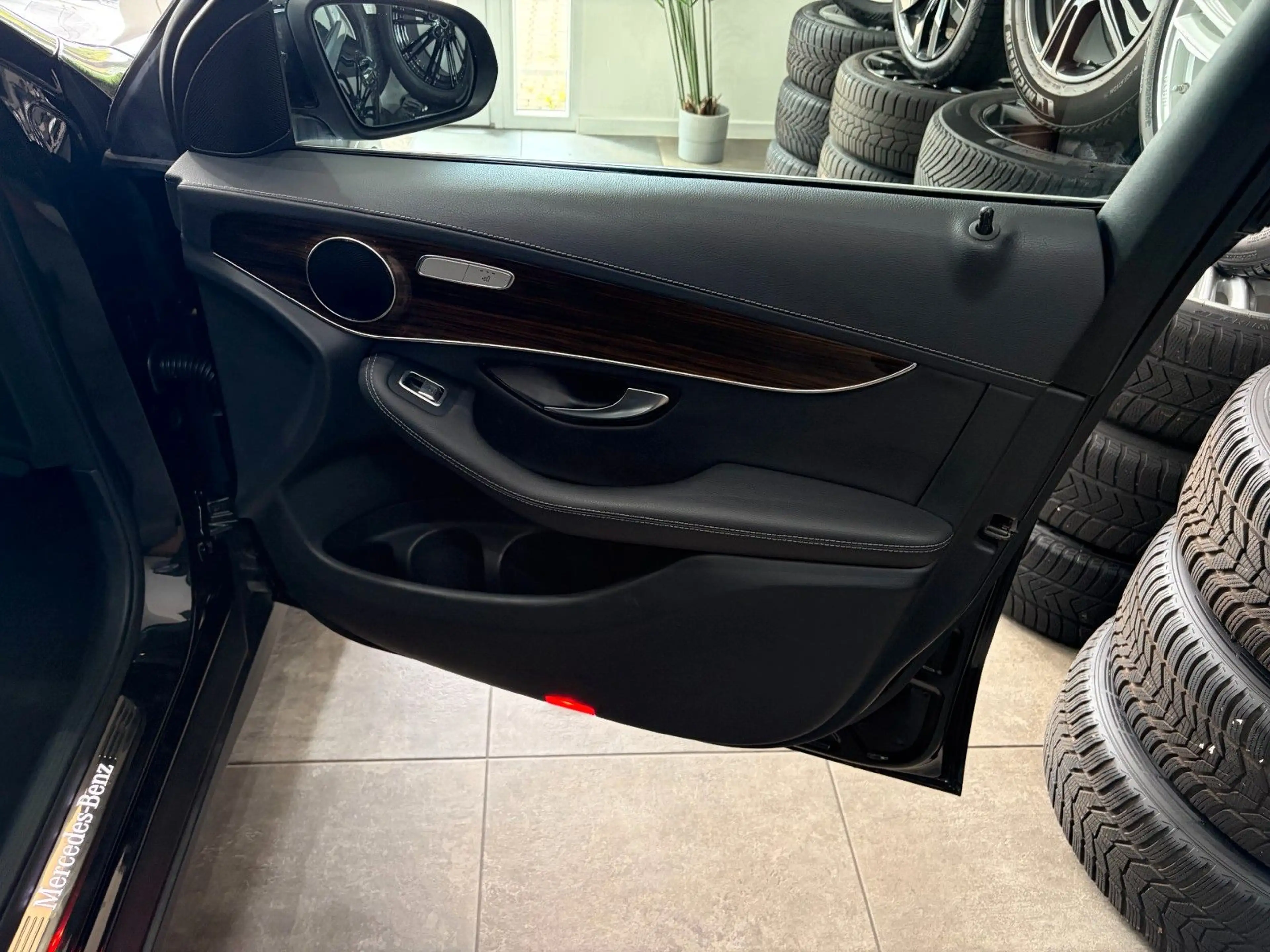 Mercedes-Benz GLC 300 GLC300d*4Matic*AHK*Distronic*LED*MBUX*360* — photo 39
