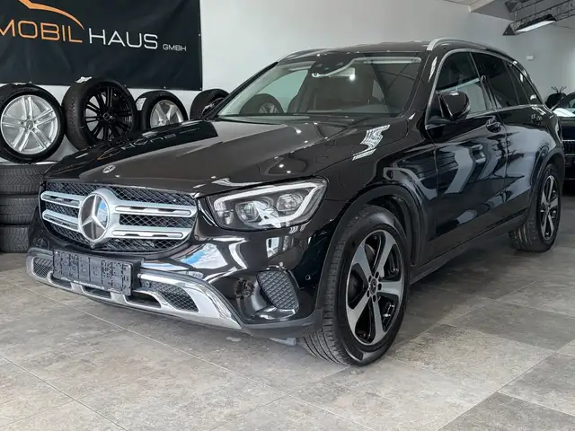 Mercedes-Benz GLC 300 GLC300d*Standheizung*AHK*Distronic*LED*MBUX*360*