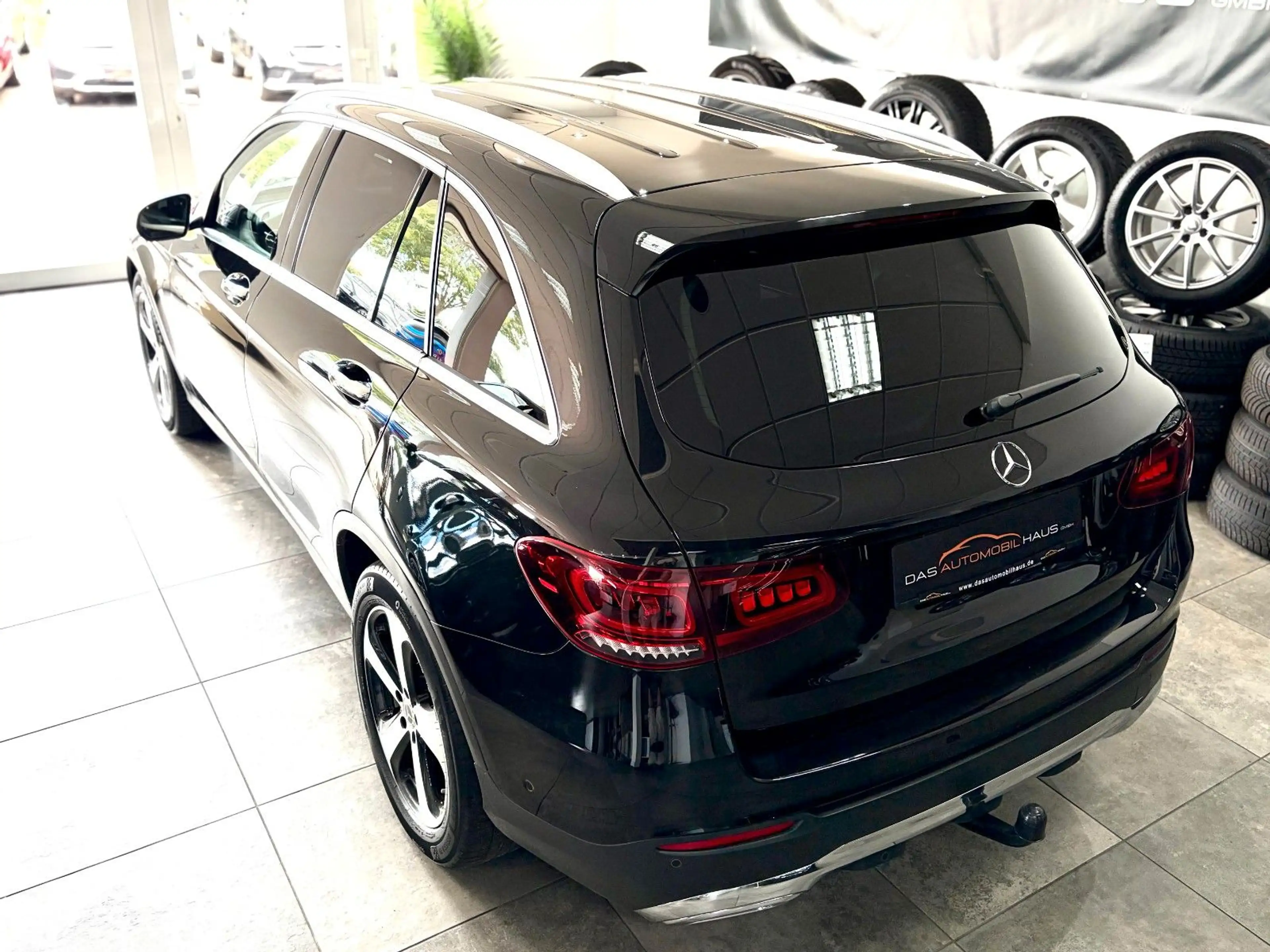 Mercedes-Benz GLC 300 GLC300d*4Matic*AHK*Distronic*LED*MBUX*360* — photo 18