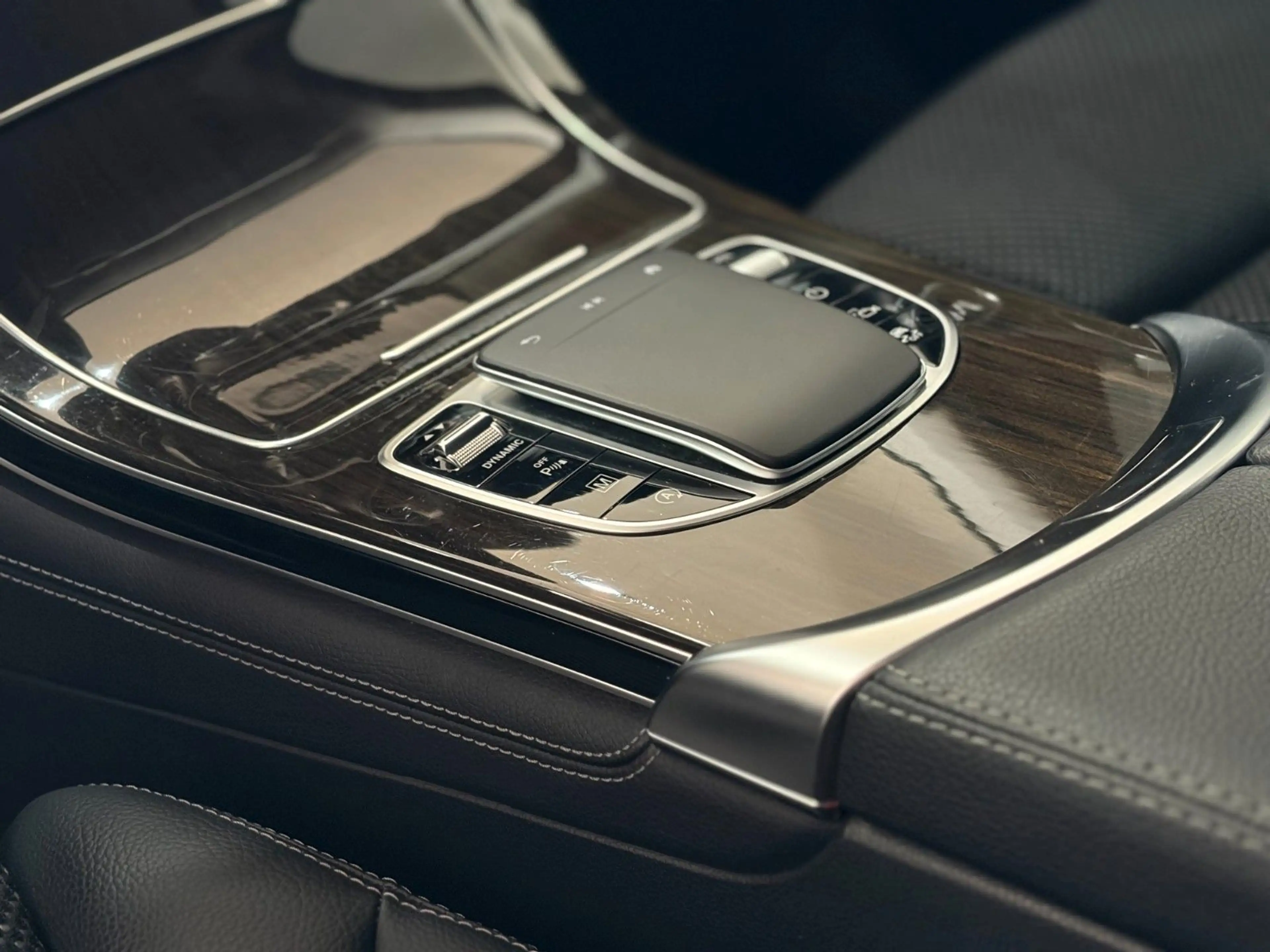 Mercedes-Benz GLC 300 GLC300d*4Matic*AHK*Distronic*LED*MBUX*360* — photo 33
