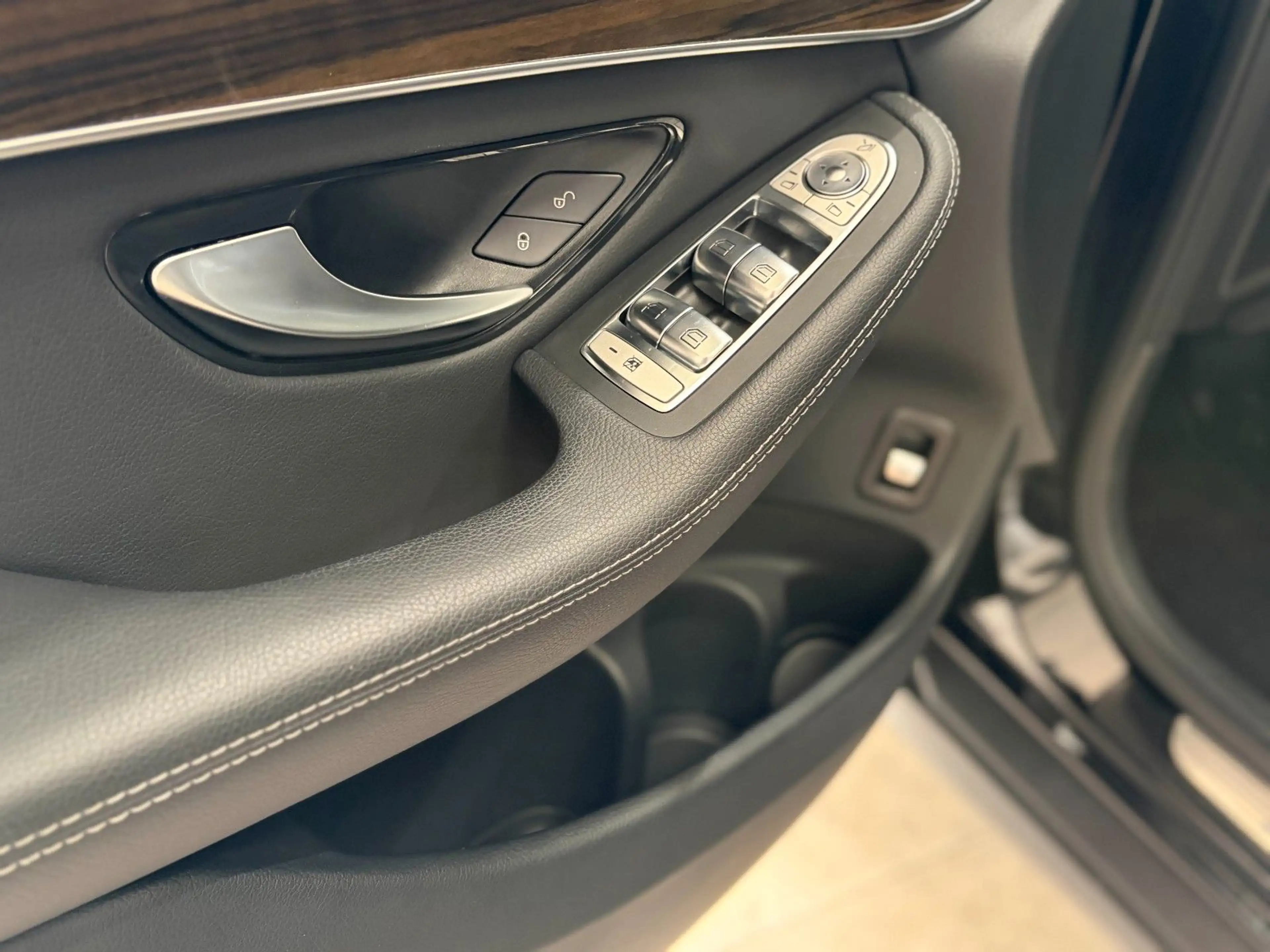 Mercedes-Benz GLC 300 GLC300d*4Matic*AHK*Distronic*LED*MBUX*360* — photo 35