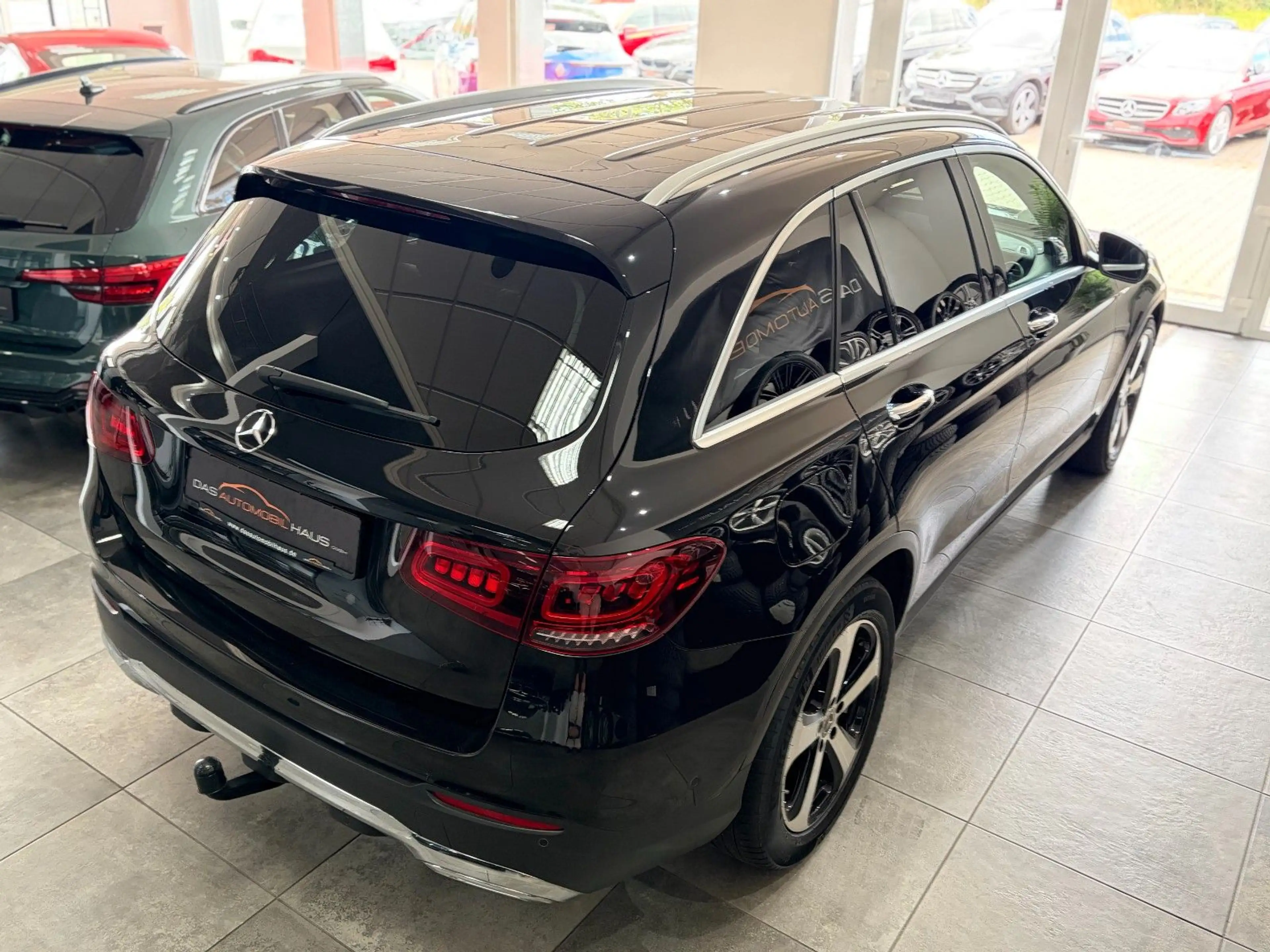 Mercedes-Benz GLC 300 GLC300d*4Matic*AHK*Distronic*LED*MBUX*360* — photo 17
