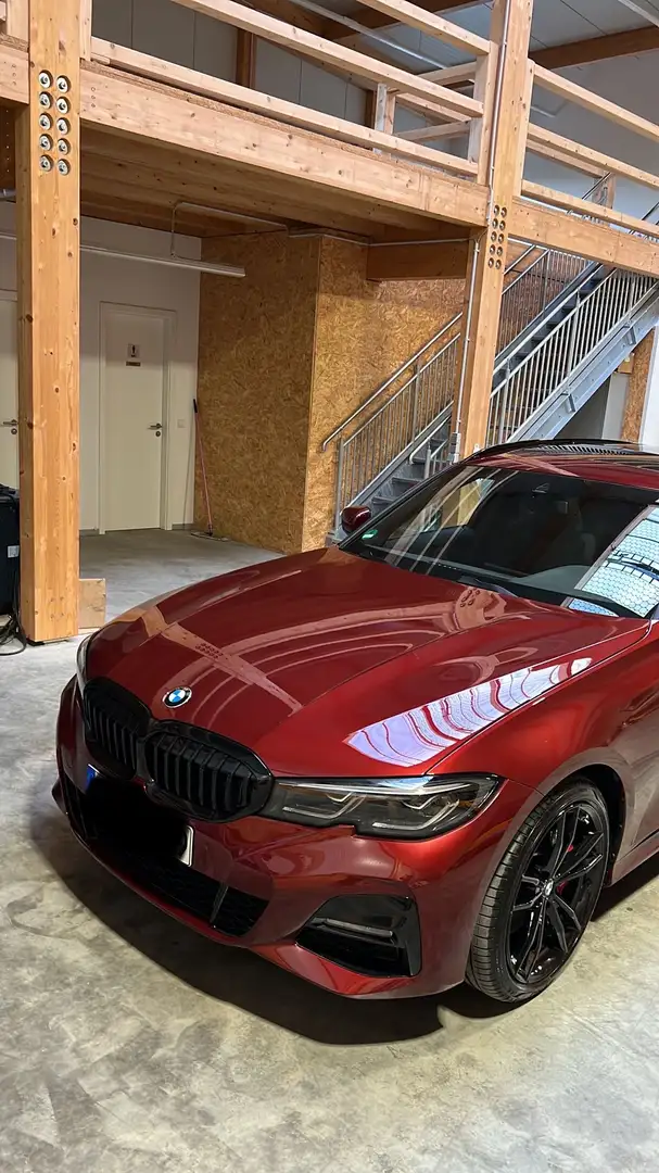 BMW 330 3er Touring 330i Touring xDrive Aut. M Sport Rot - 1