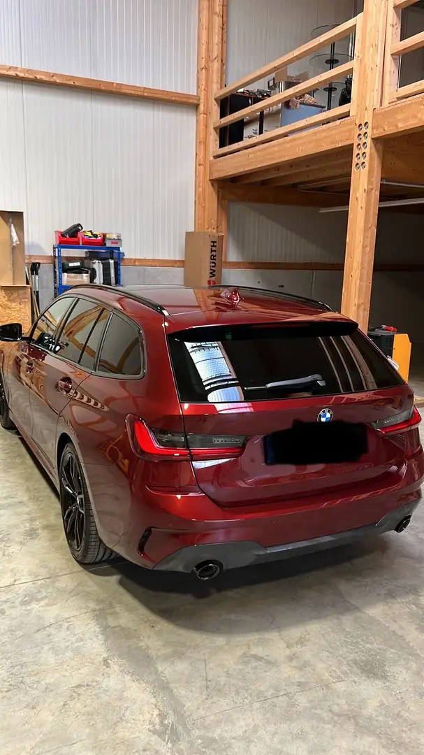 BMW 330 3er Touring 330i Touring xDrive Aut. M Sport Rot - 2