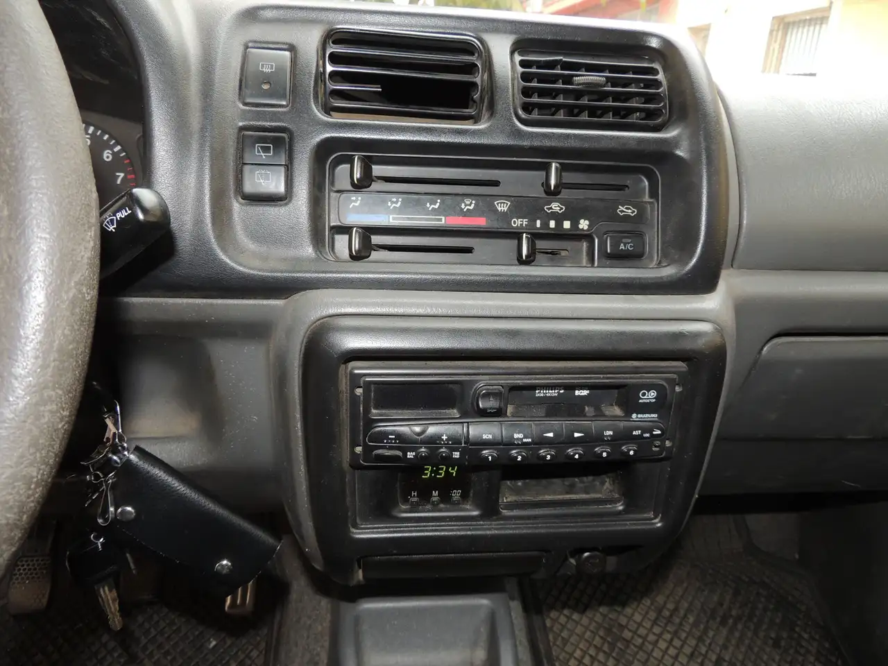 Suzuki Jimny 1.3 JLX Techo Metálico, foto 10