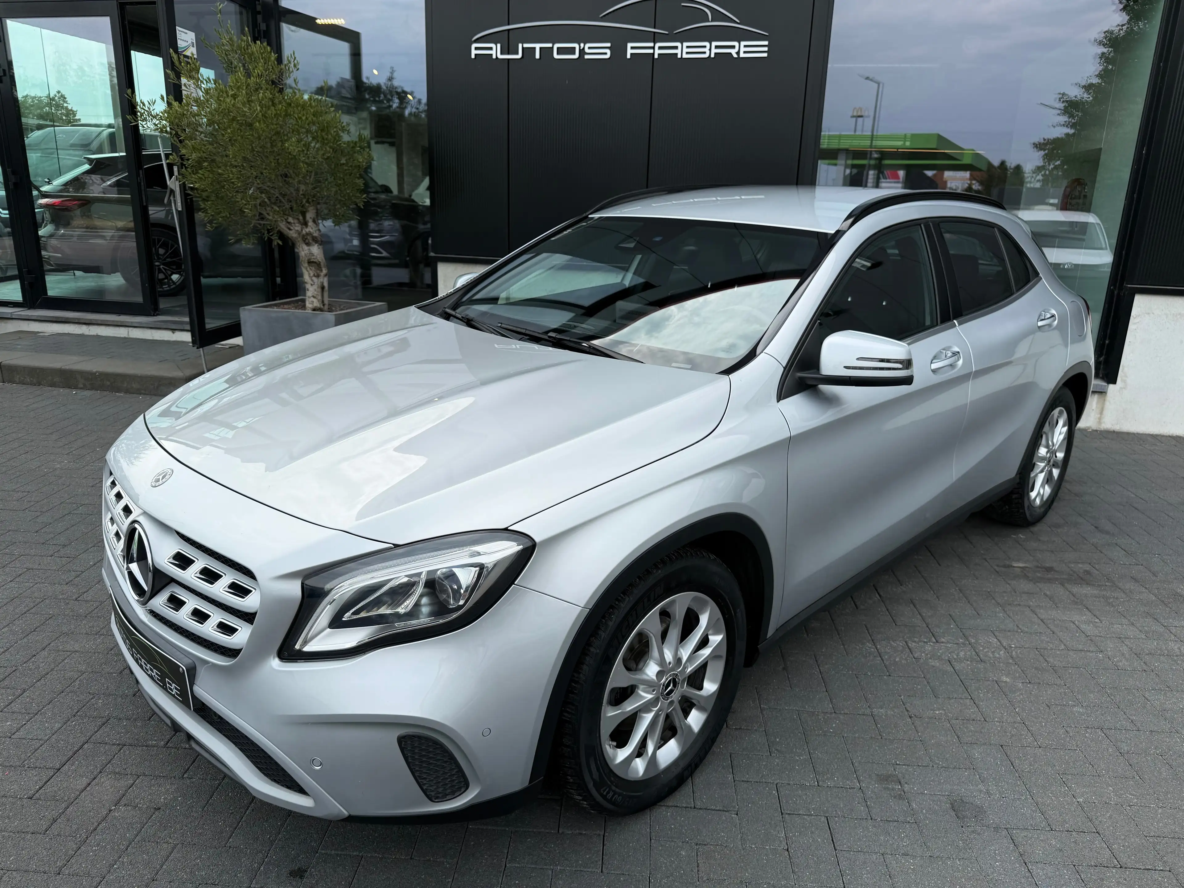 Mercedes-Benz GLA 180 I Benzine Luxury line Camera Gps 76000km