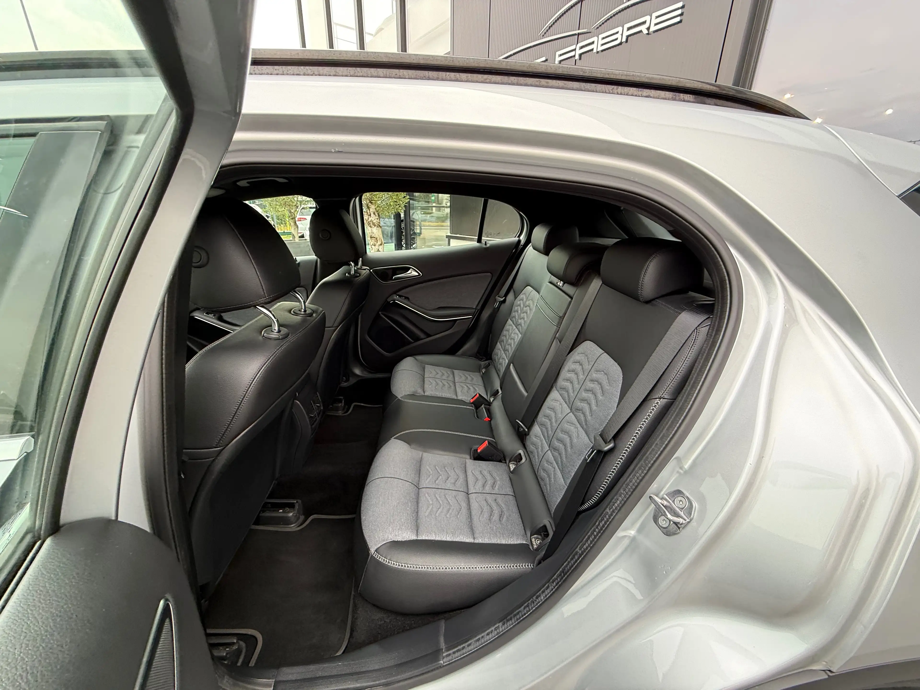 Mercedes-Benz GLA 180 I Benzine Luxury line Camera Gps 76000km — photo 9