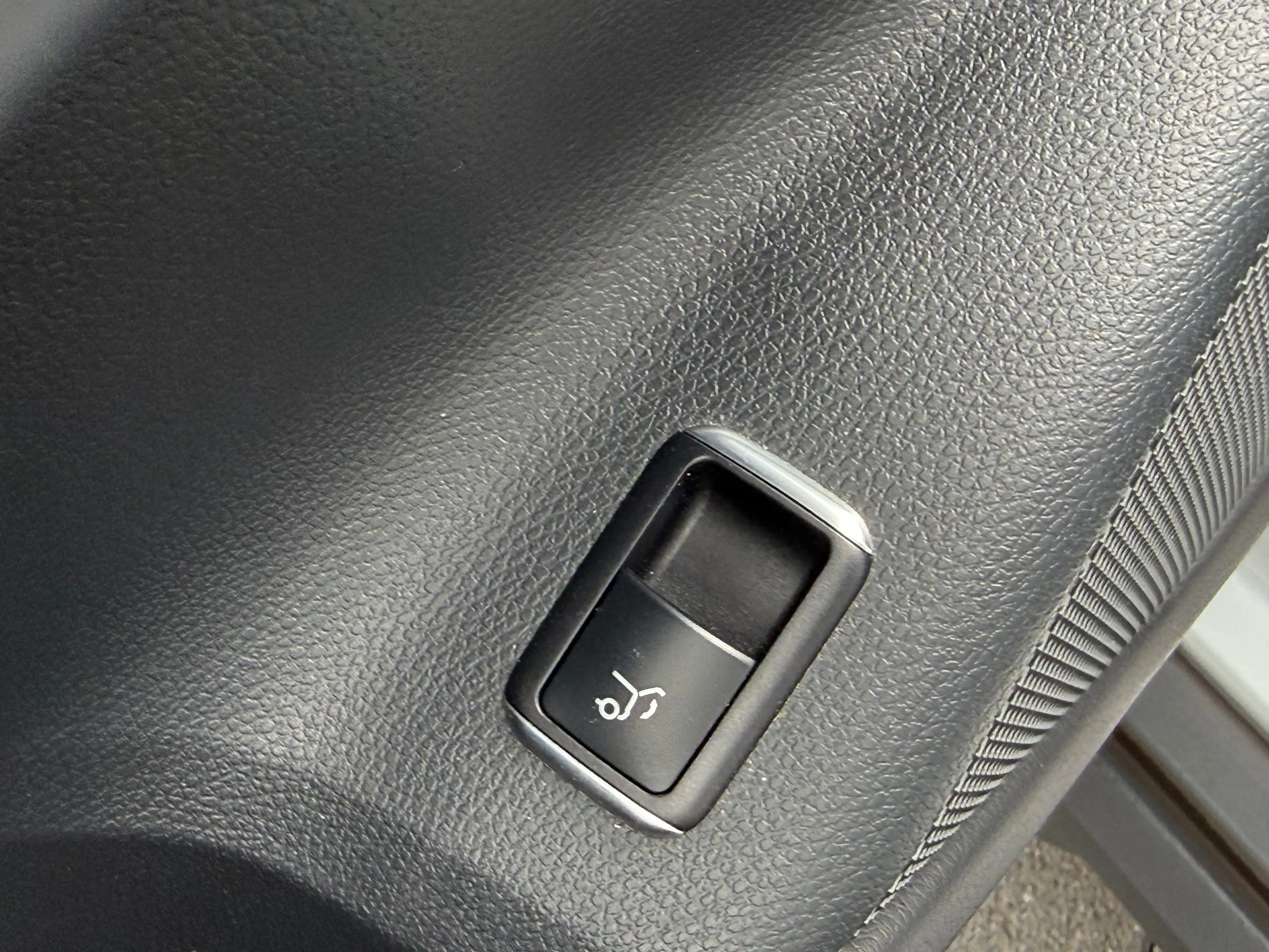 Mercedes-Benz GLA 180 I Benzine Luxury line Camera Gps 76000km — photo 15
