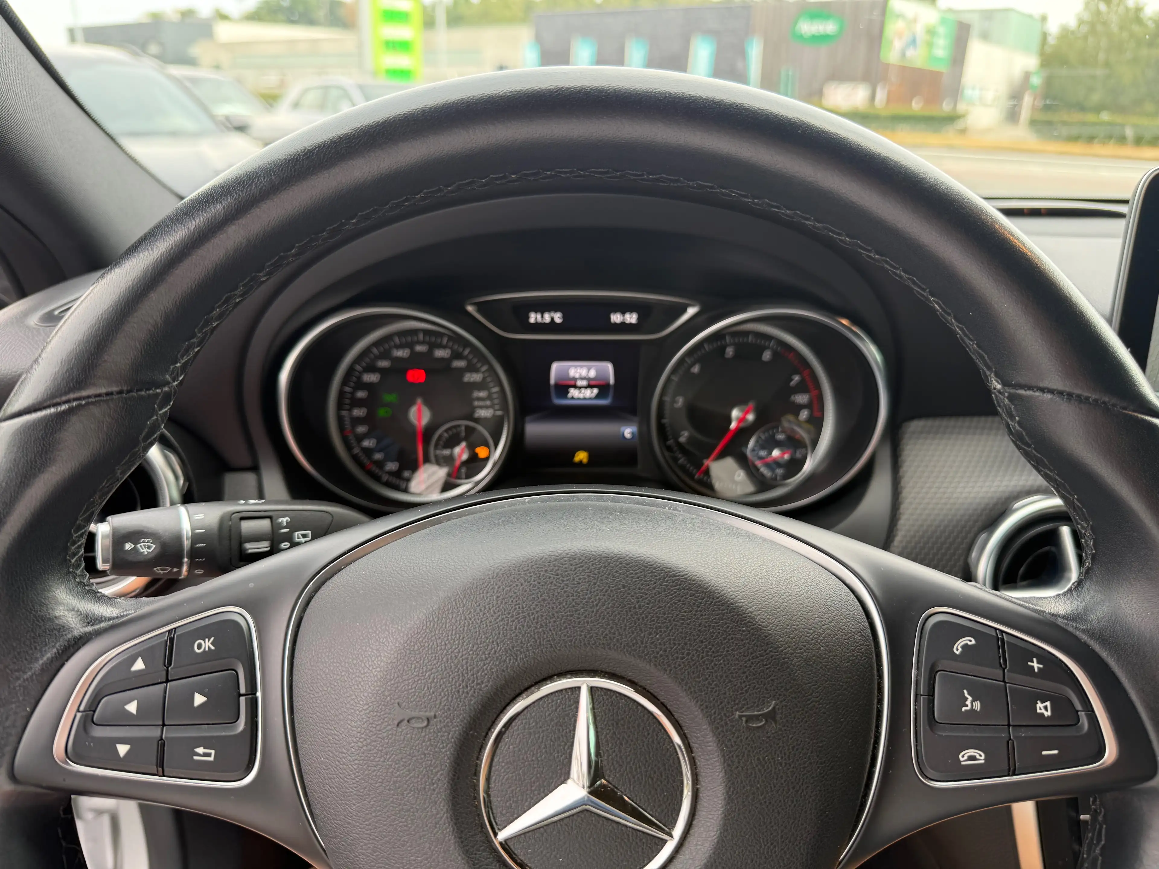 Mercedes-Benz GLA 180 I Benzine Luxury line Camera Gps 76000km — photo 6
