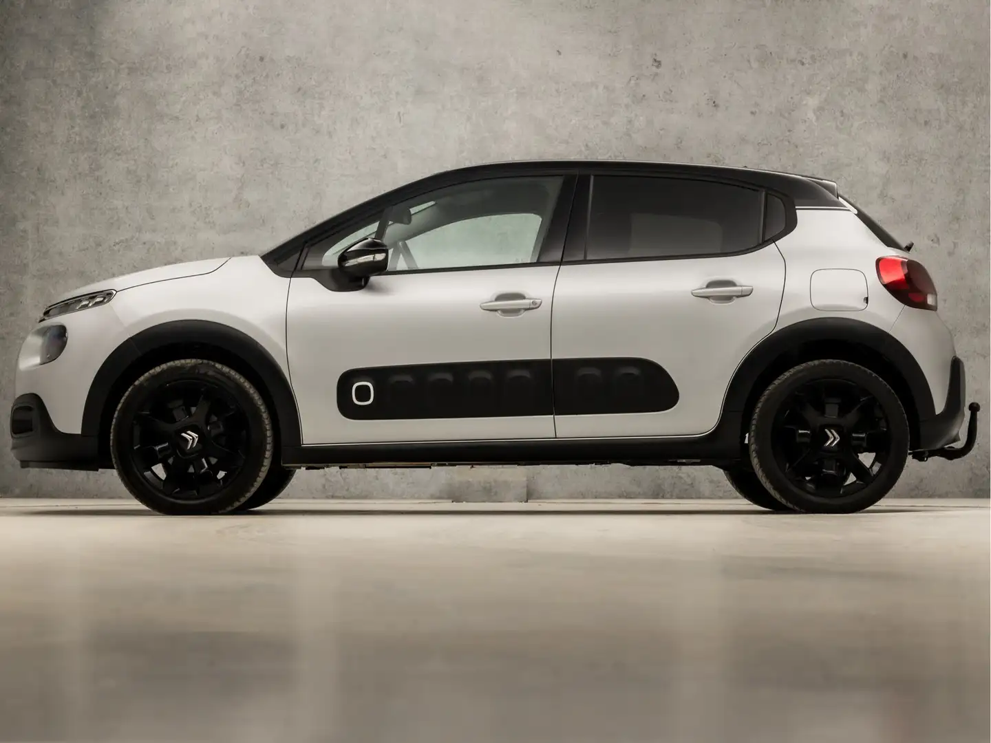 Citroen C3 1.2 PureTech Sport (APPLE CARPLAY, NAVIGATIE, CAME Grau - 2