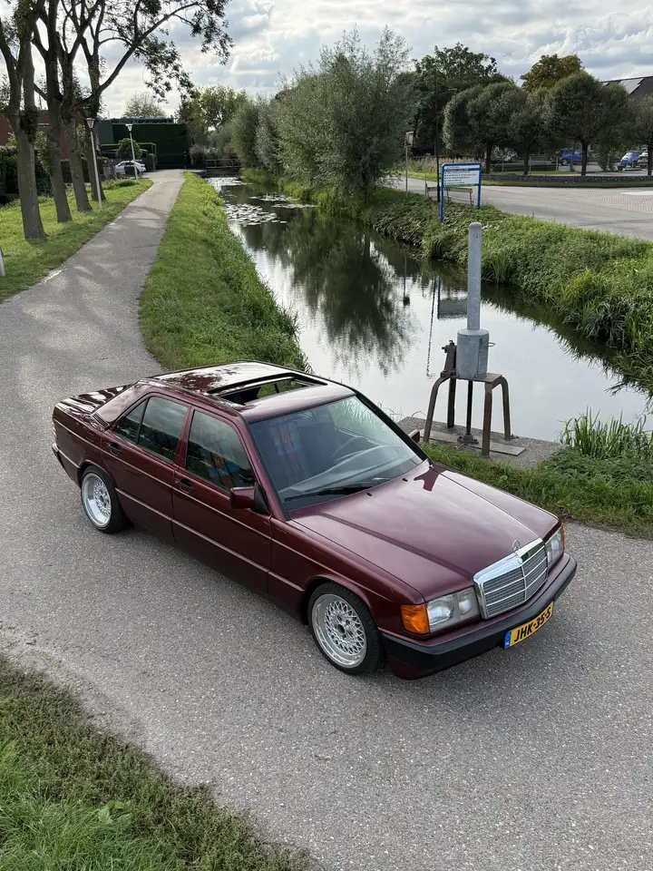 Mercedes-Benz 190 Avantgarde ROSSO, foto 2