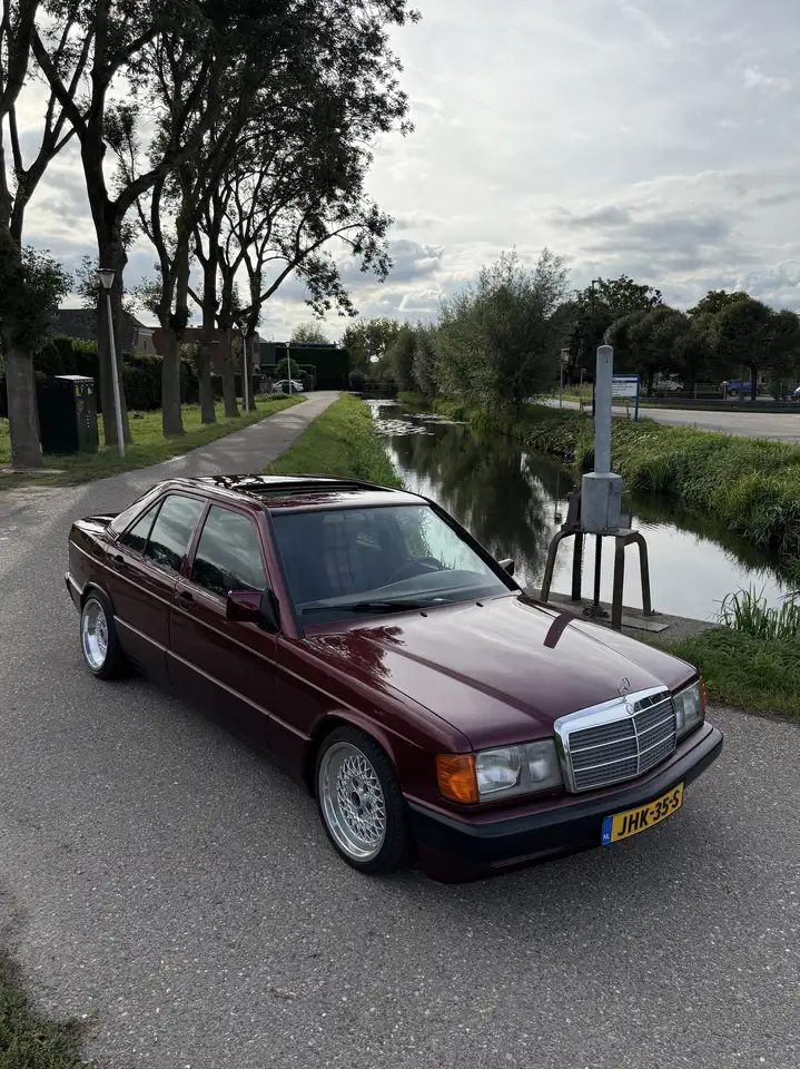 Mercedes-Benz 190 Avantgarde ROSSO, foto 1