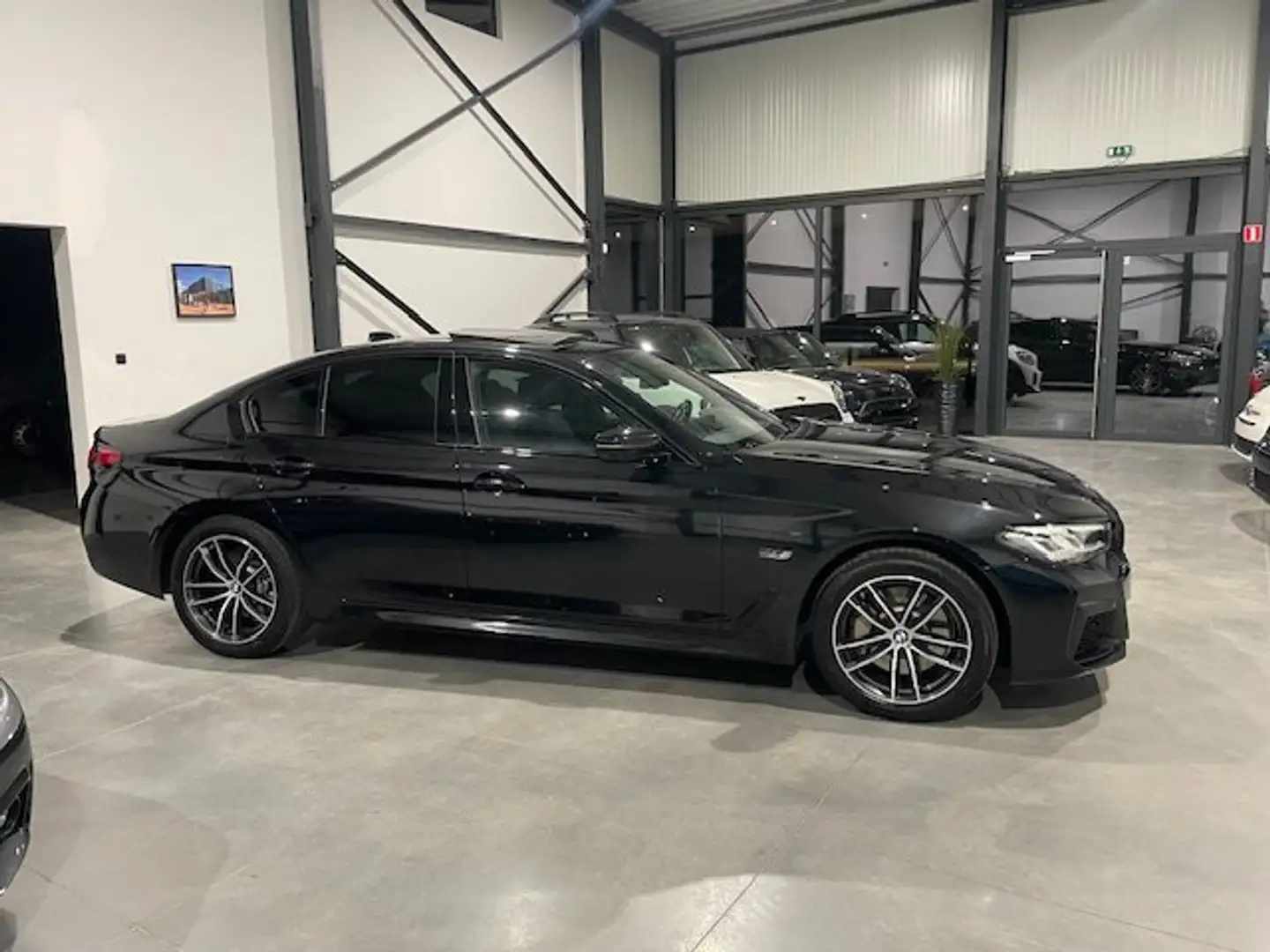 BMW 530 M-Pack Full Option met Garantie Zwart - 2