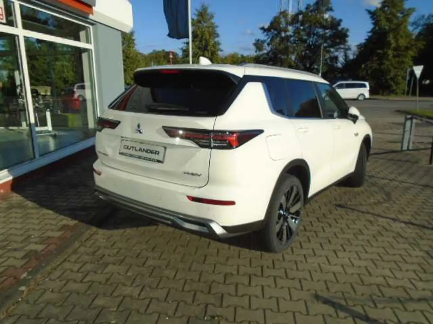 Mitsubishi Outlander 2.4L PHEV Intro Edition Weiß - 2