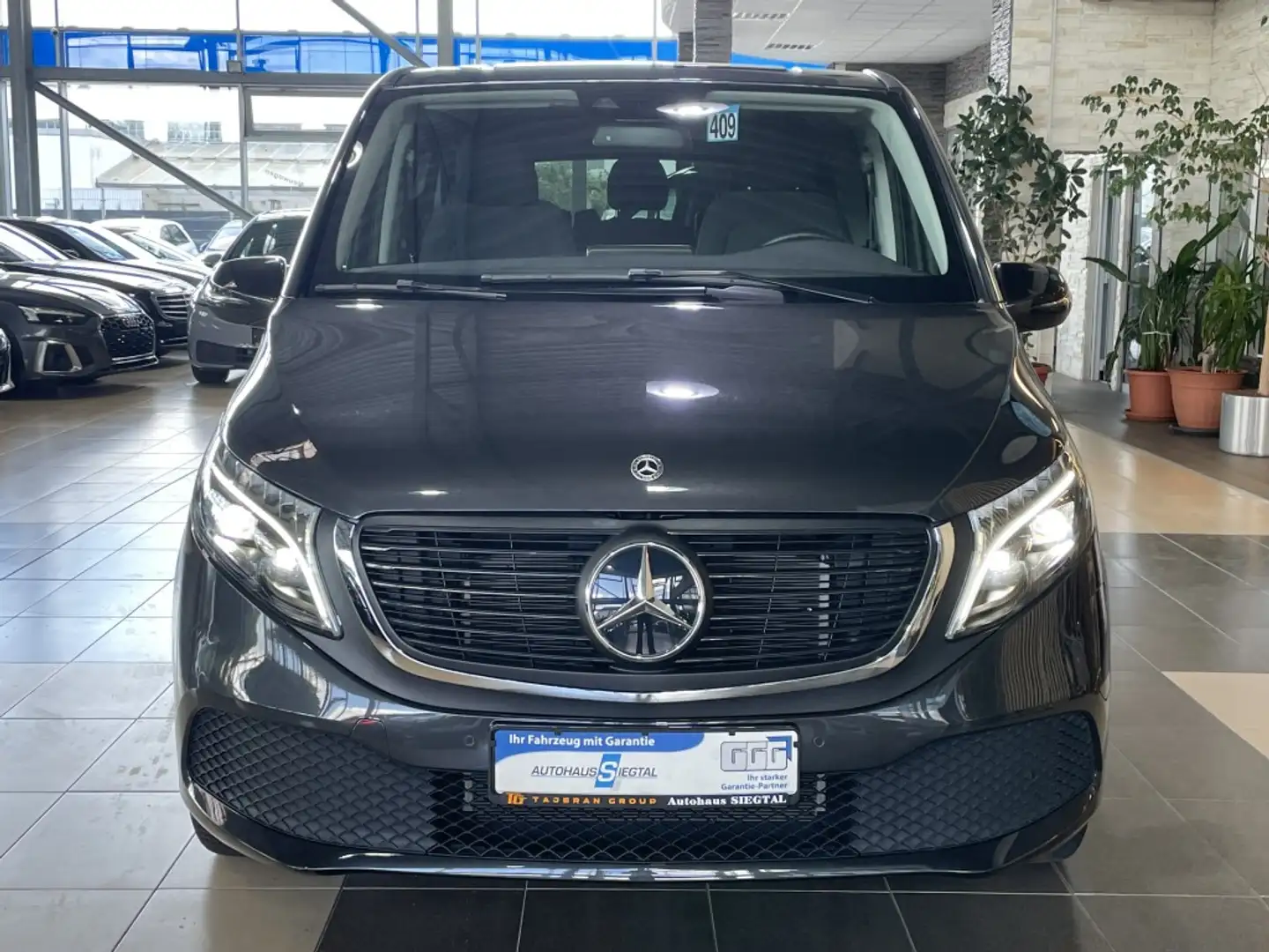 Mercedes-Benz EQV 300 lang LED R.Cam Navi SHZ PDC BLIS Klima Сірий - 2