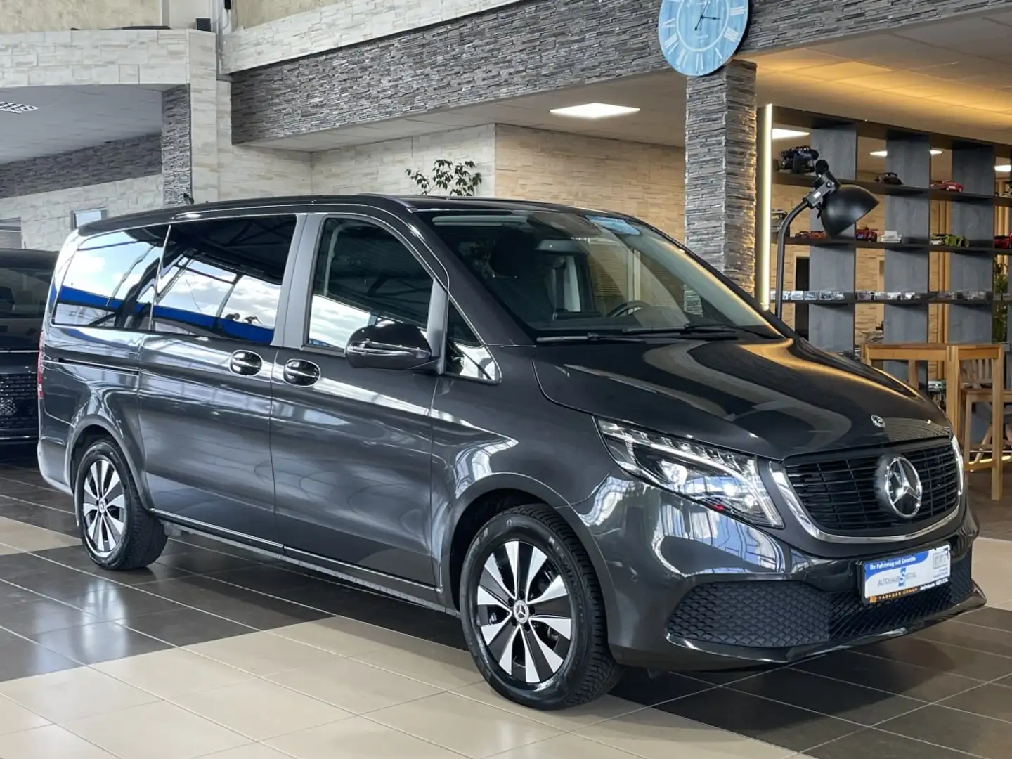 Mercedes-Benz EQV 300 lang LED R.Cam Navi SHZ PDC BLIS Klima Сірий - 1